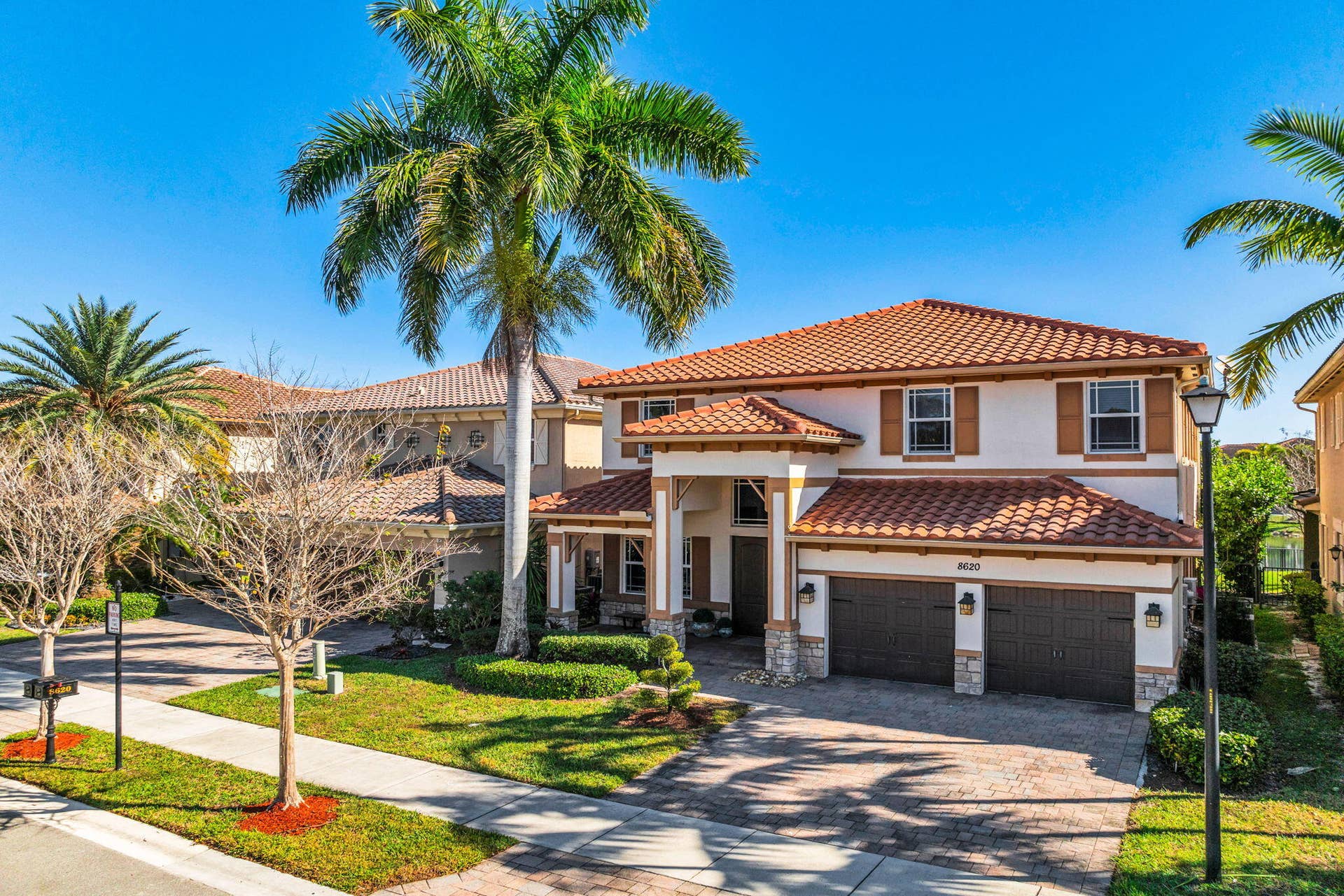 8620 Waterside Court, Parkland, FL 33076 Aerial view - Front Elevation