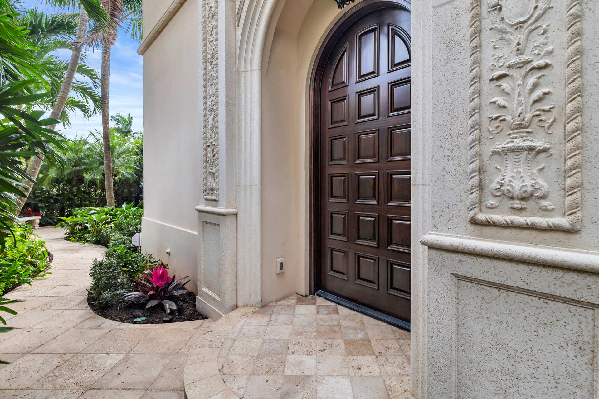 261 Seminole Avenue, Palm Beach, FL 33480 low-6