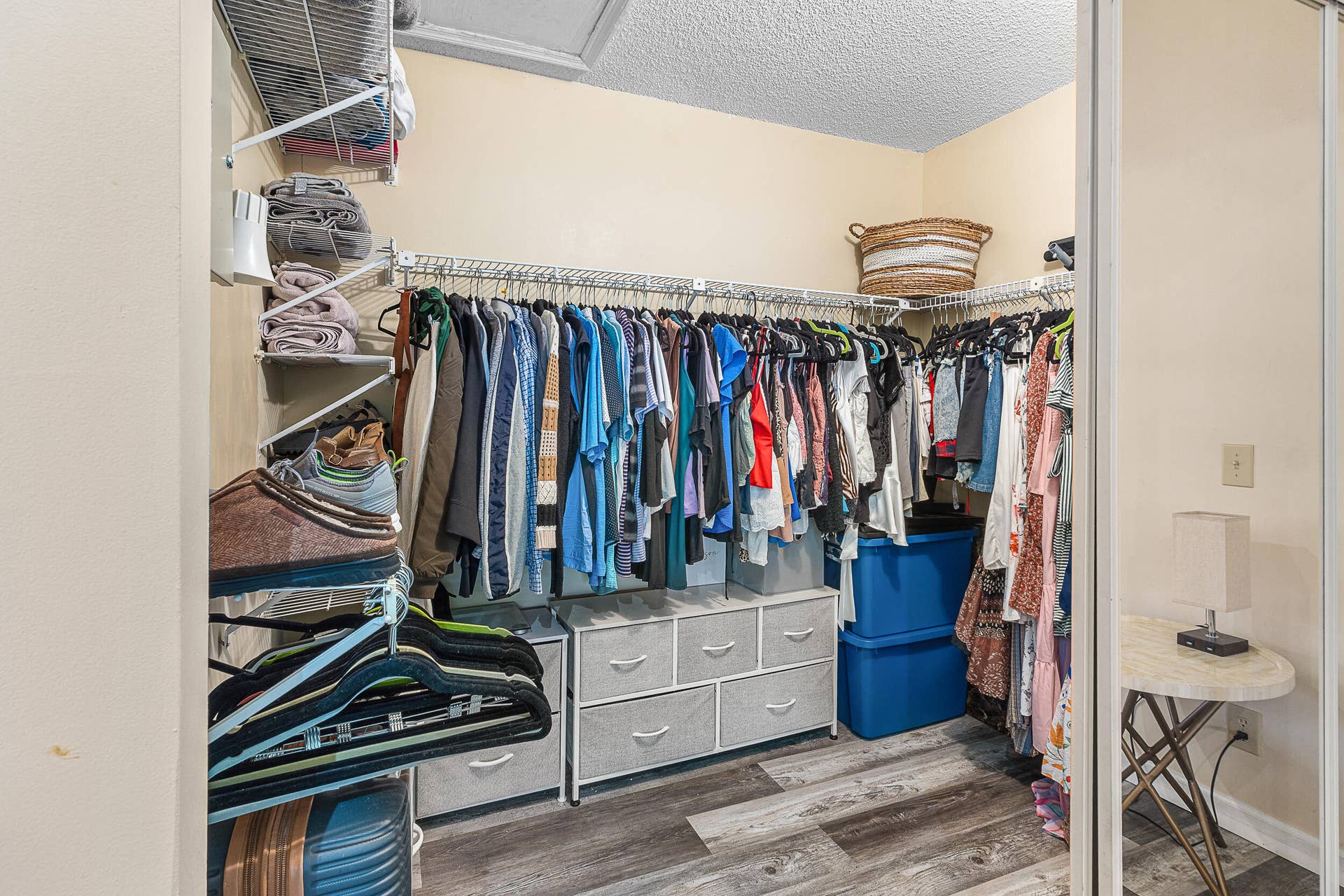 6626 Via Regina, Boca Raton, FL 33433 Walk-In Closet