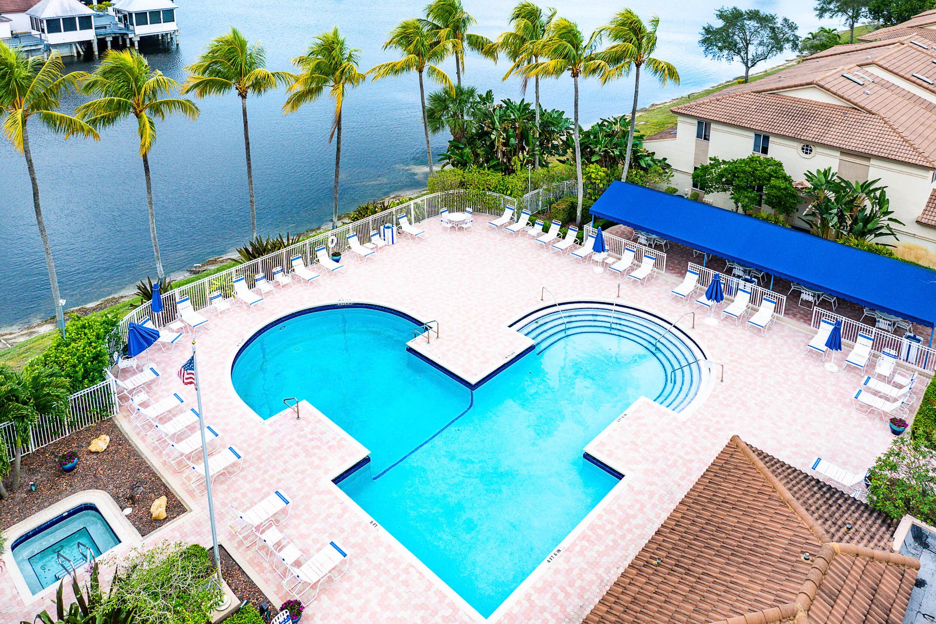 6626 Via Regina, Boca Raton, FL 33433 Community Pool