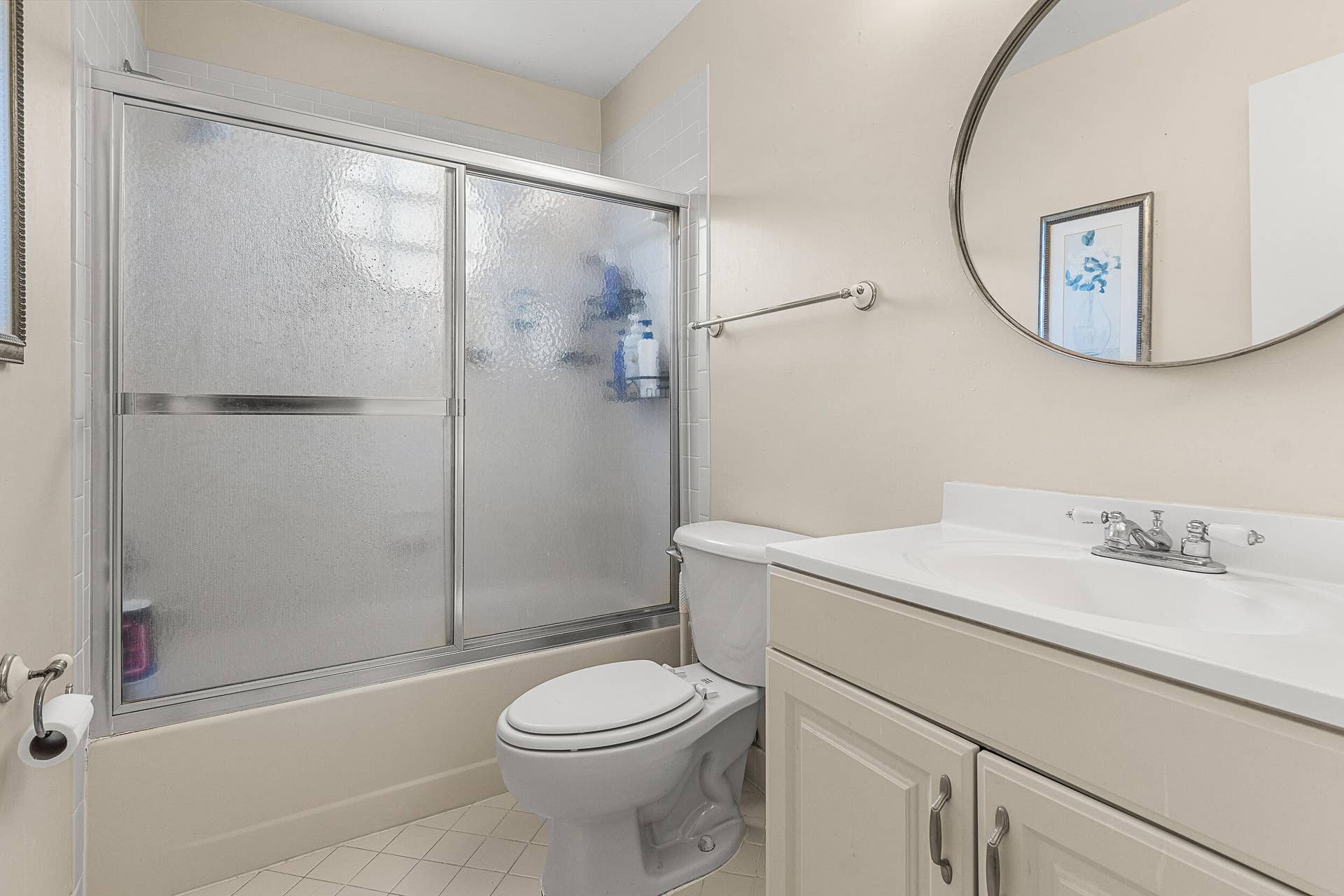 6626 Via Regina, Boca Raton, FL 33433 Guest Bathroom
