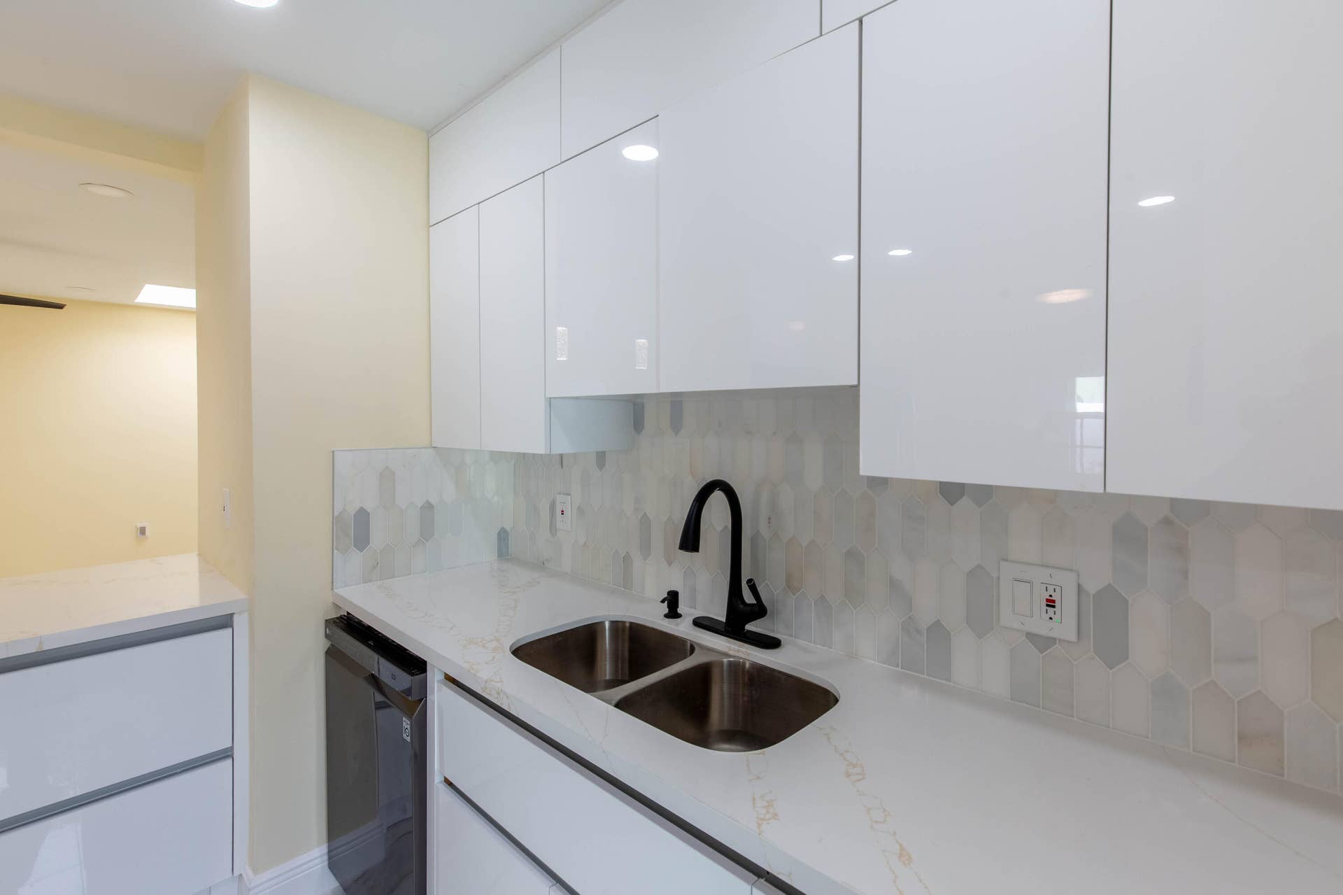 405 NE 24th Avenue, Pompano Beach, FL 33062 405 NE 24th Avenue, Pompano Beach, FL 33062