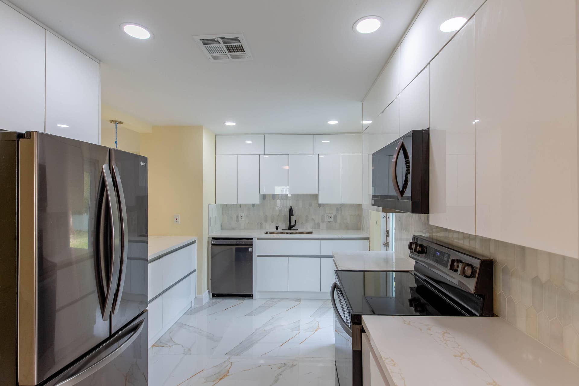 405 NE 24th Avenue, Pompano Beach, FL 33062 405 NE 24th Avenue, Pompano Beach, FL 33062