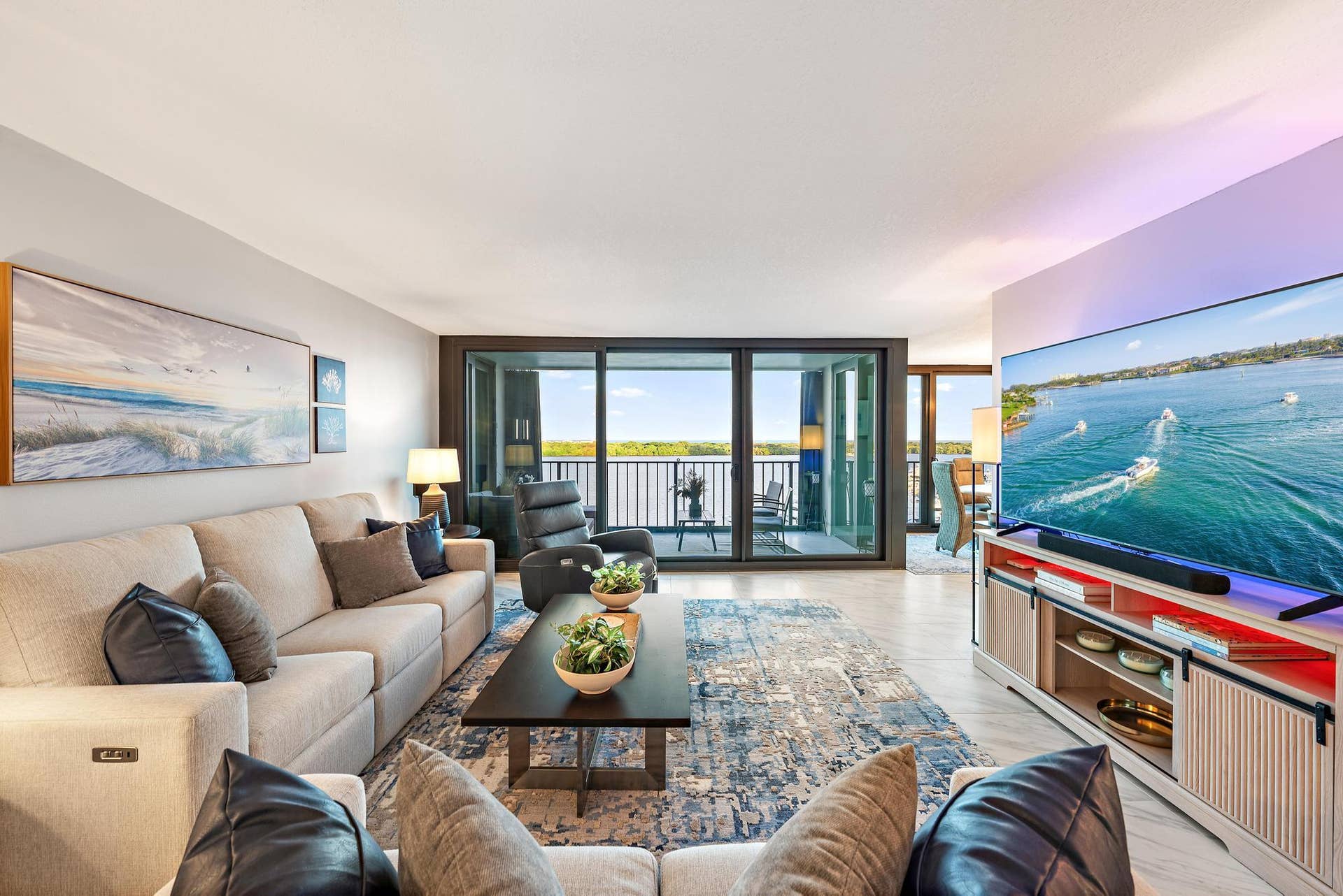 124 Lakeshore Dr unit 929-7