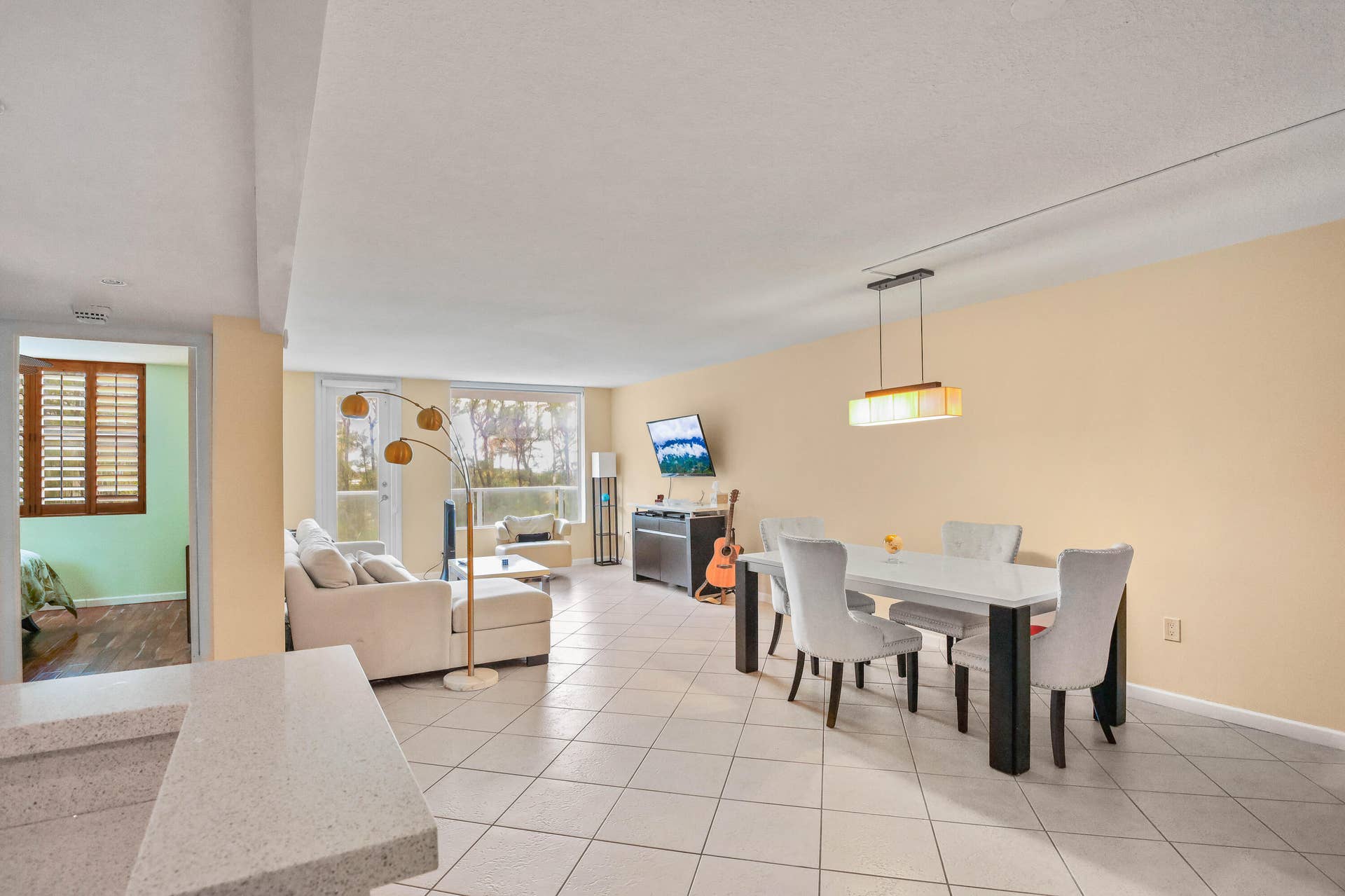 3450 S Ocean Boulevard, #106, Palm Beach, FL 33480 living/dining