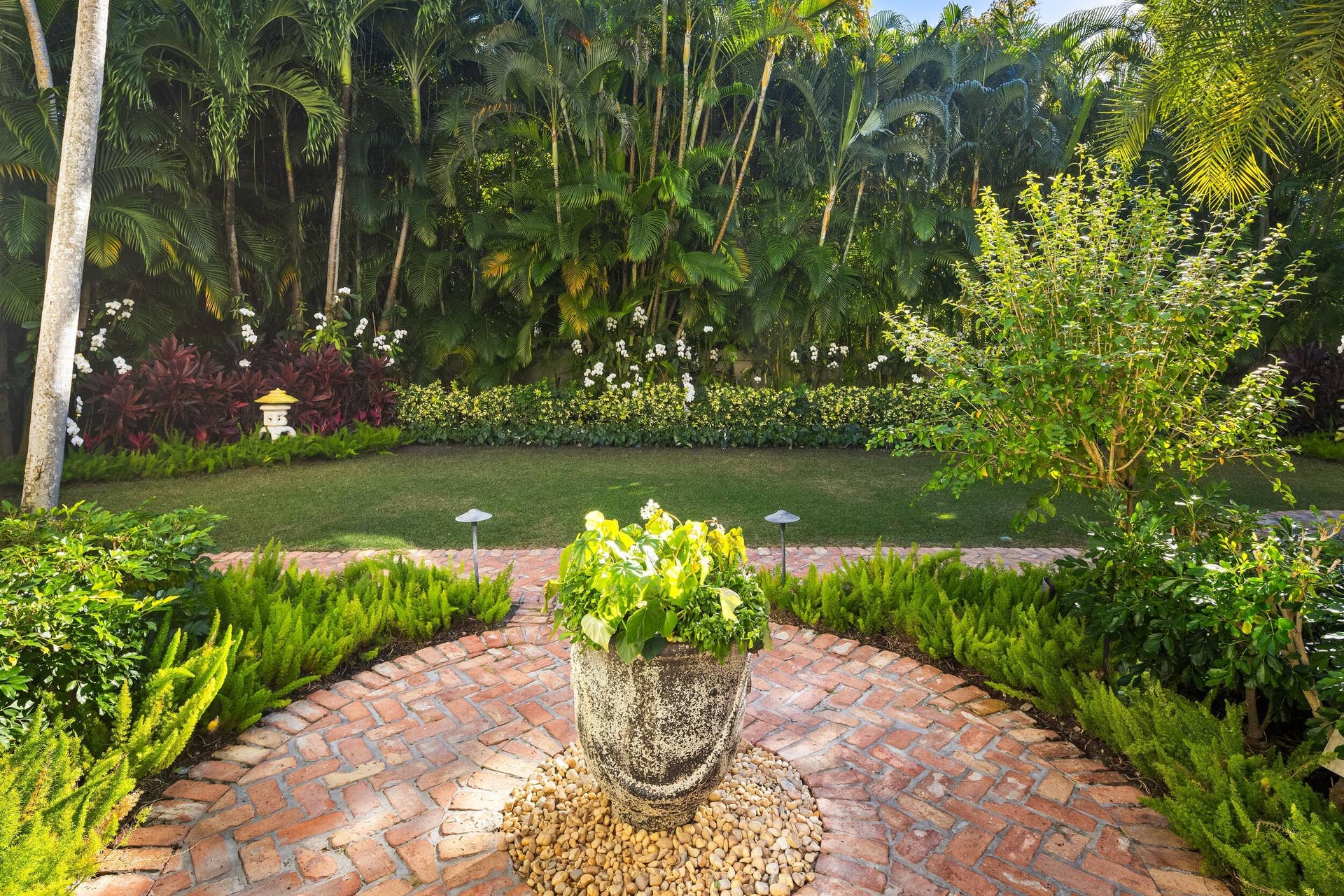 9 Via Vizcaya, Palm Beach, FL 33480 9 Via Vizcaya, Palm Beach, FL 33480