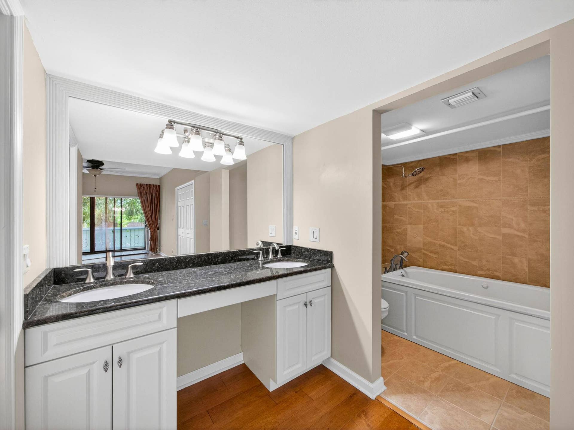 1660 Twelve Oaks Way, #303, North Palm Beach, FL 33408 Main Bathroom