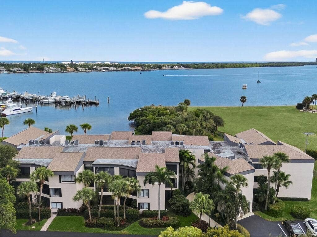 1660 Twelve Oaks Way, #303, North Palm Beach, FL 33408 Closer Aerial