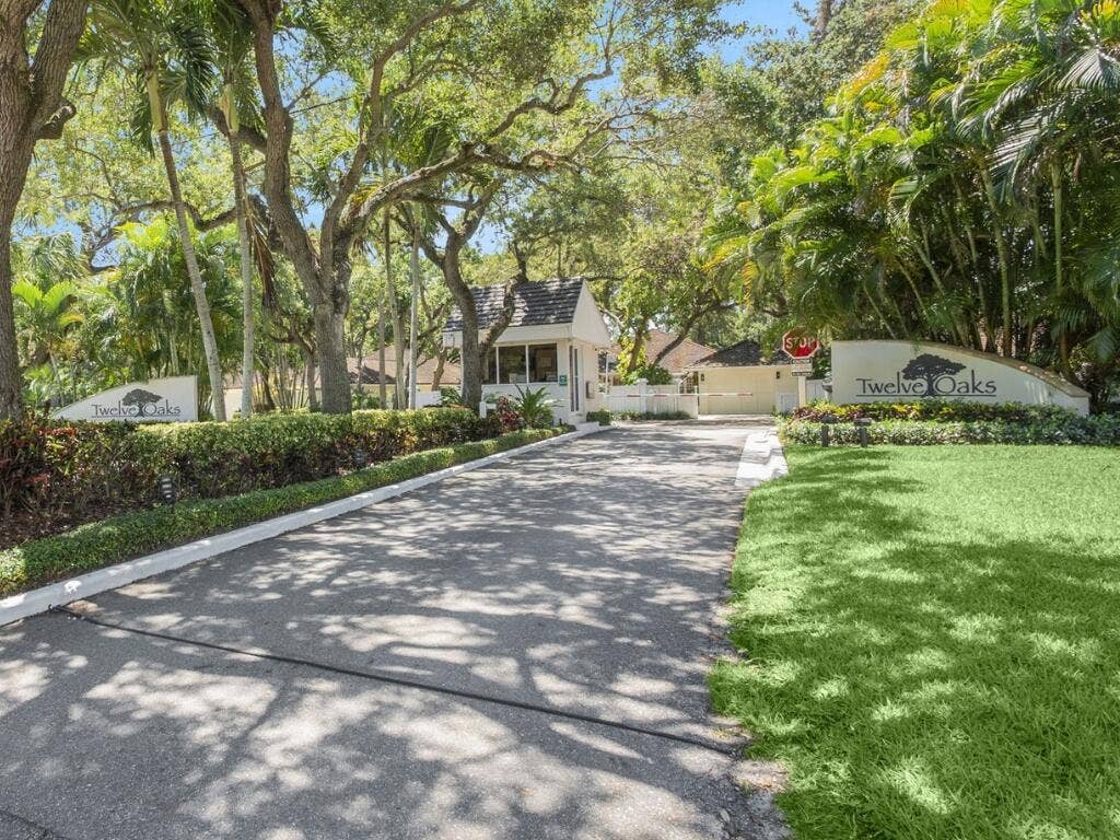 1660 Twelve Oaks Way, #303, North Palm Beach, FL 33408 Twelve Oaks Entrance Zoom