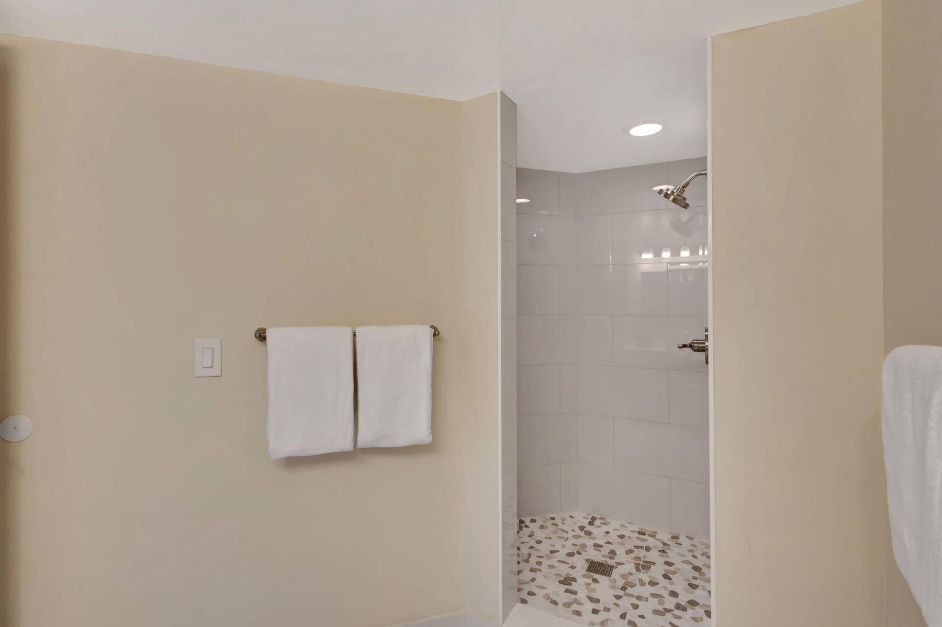 600 Uno Lago Drive, #205, Juno Beach, Juno Beach, FL 33408 2nd Bath