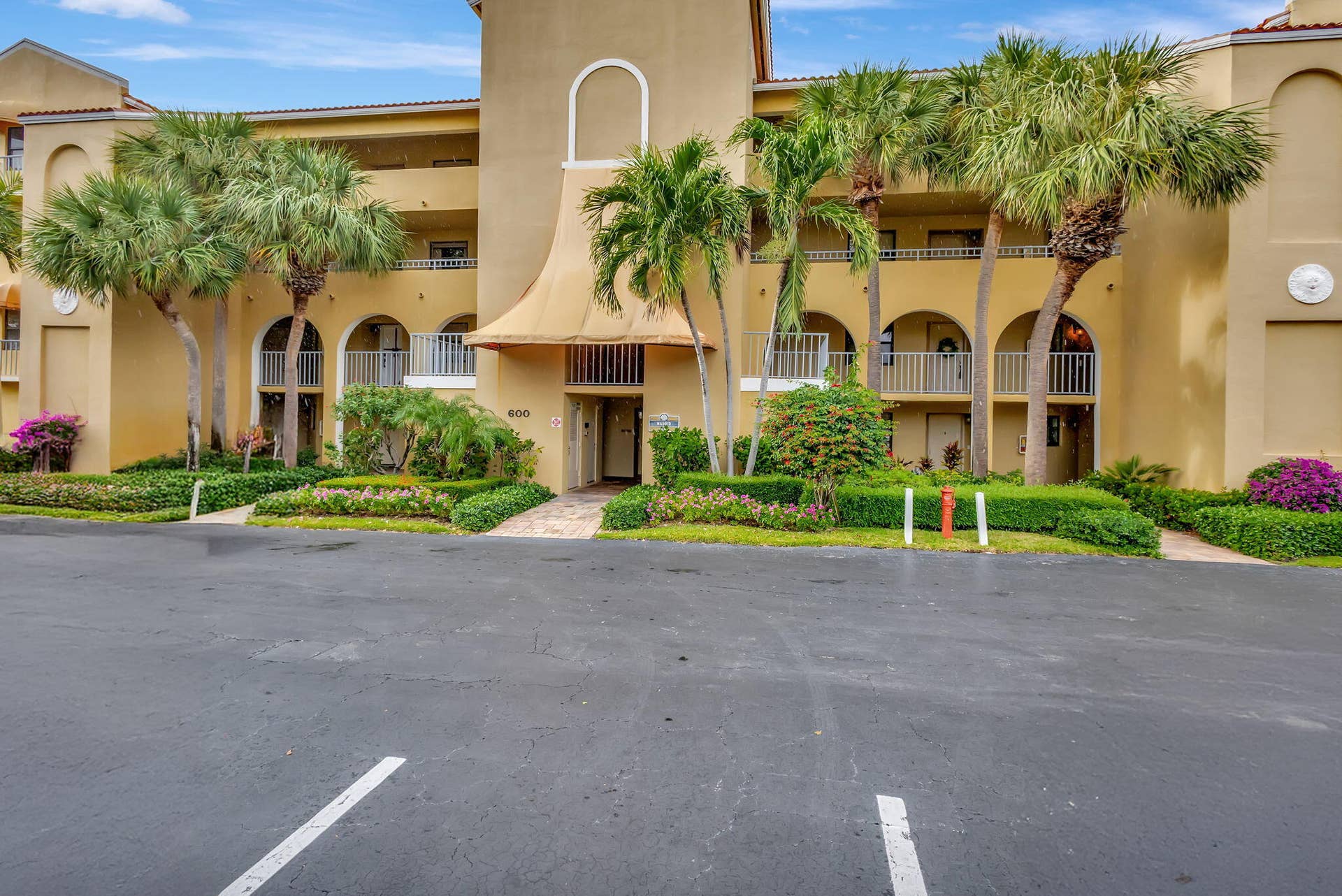 600 Uno Lago Drive, #205, Juno Beach, Juno Beach, FL 33408 Building Exterior