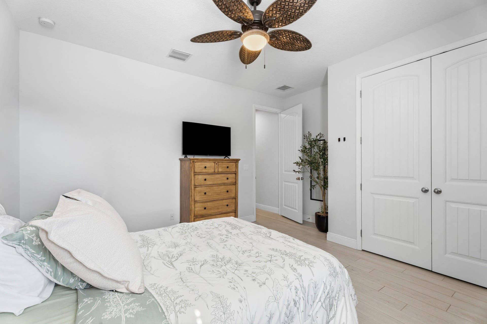 1568 SW Abacus Avenue, Port St Lucie, FL 34953 26_smg09226