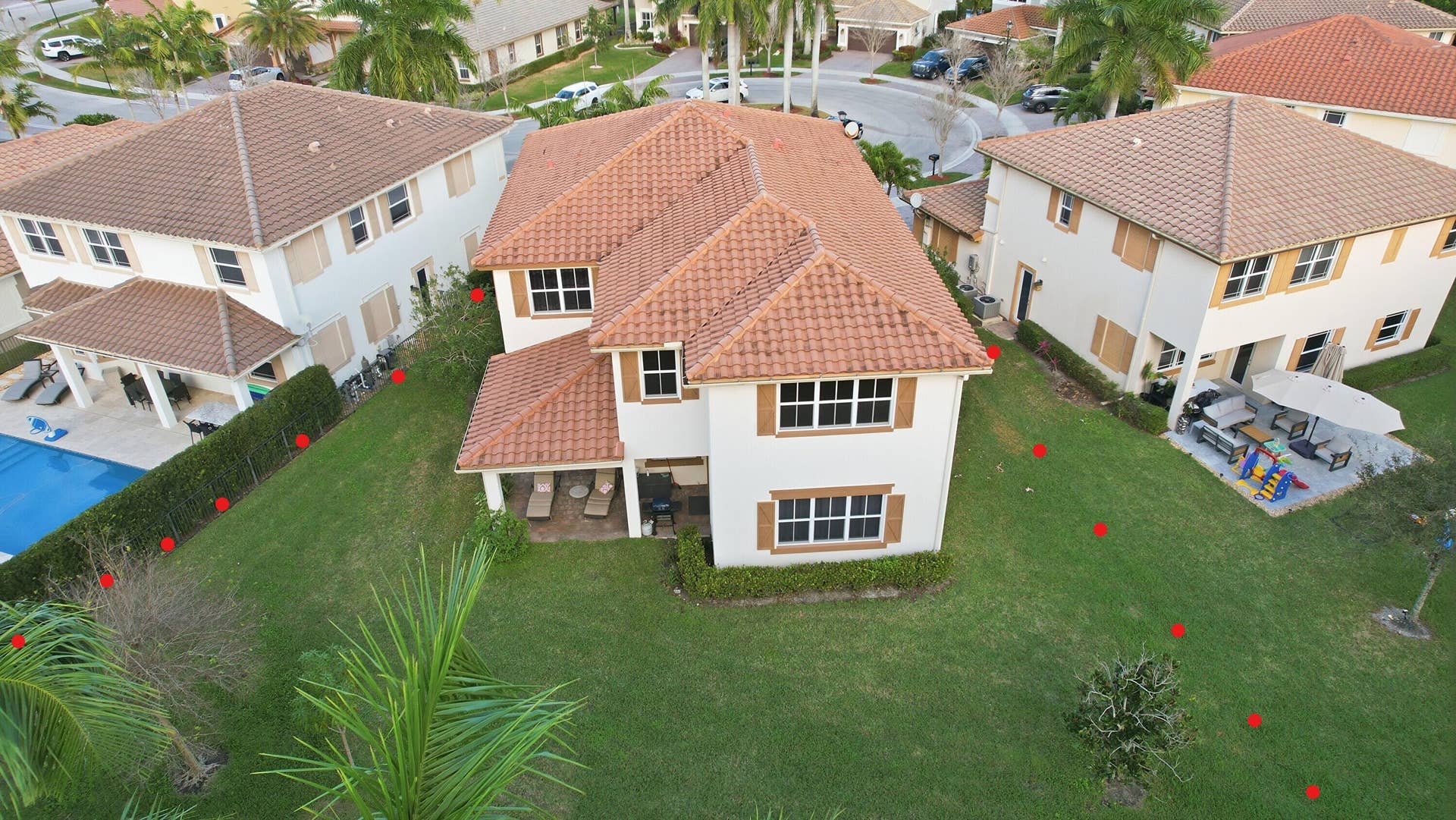 4176 sq ft- 5 bedroom-4 bath with Large Lot