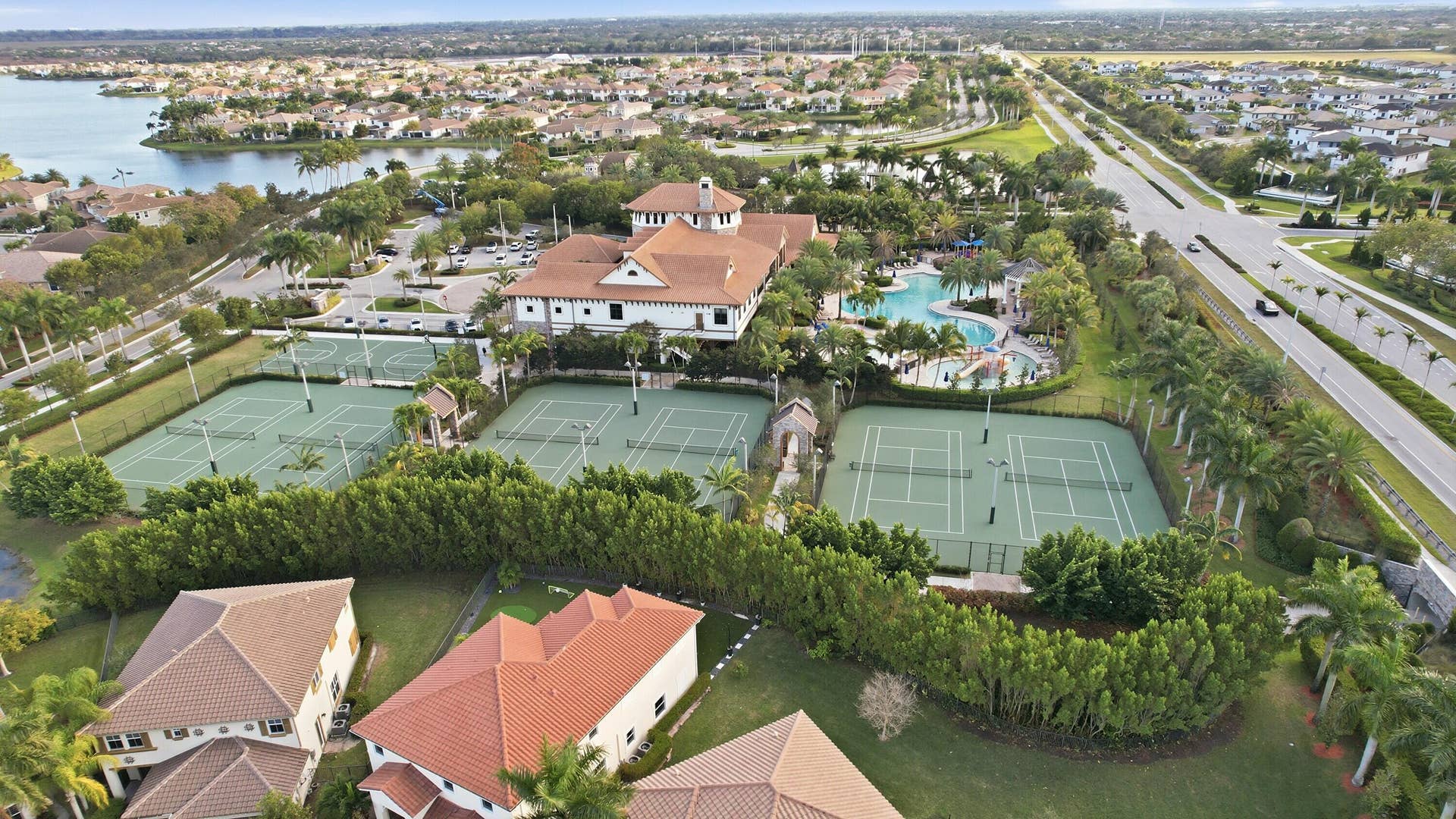 Tennis & Pickleball