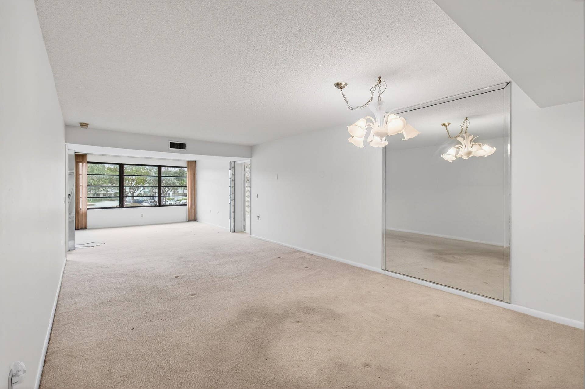 6049 Balboa Circle, #205, Boca Raton, FL 33433 6049 Balboa Circle, #205, Boca Raton, FL 33433
