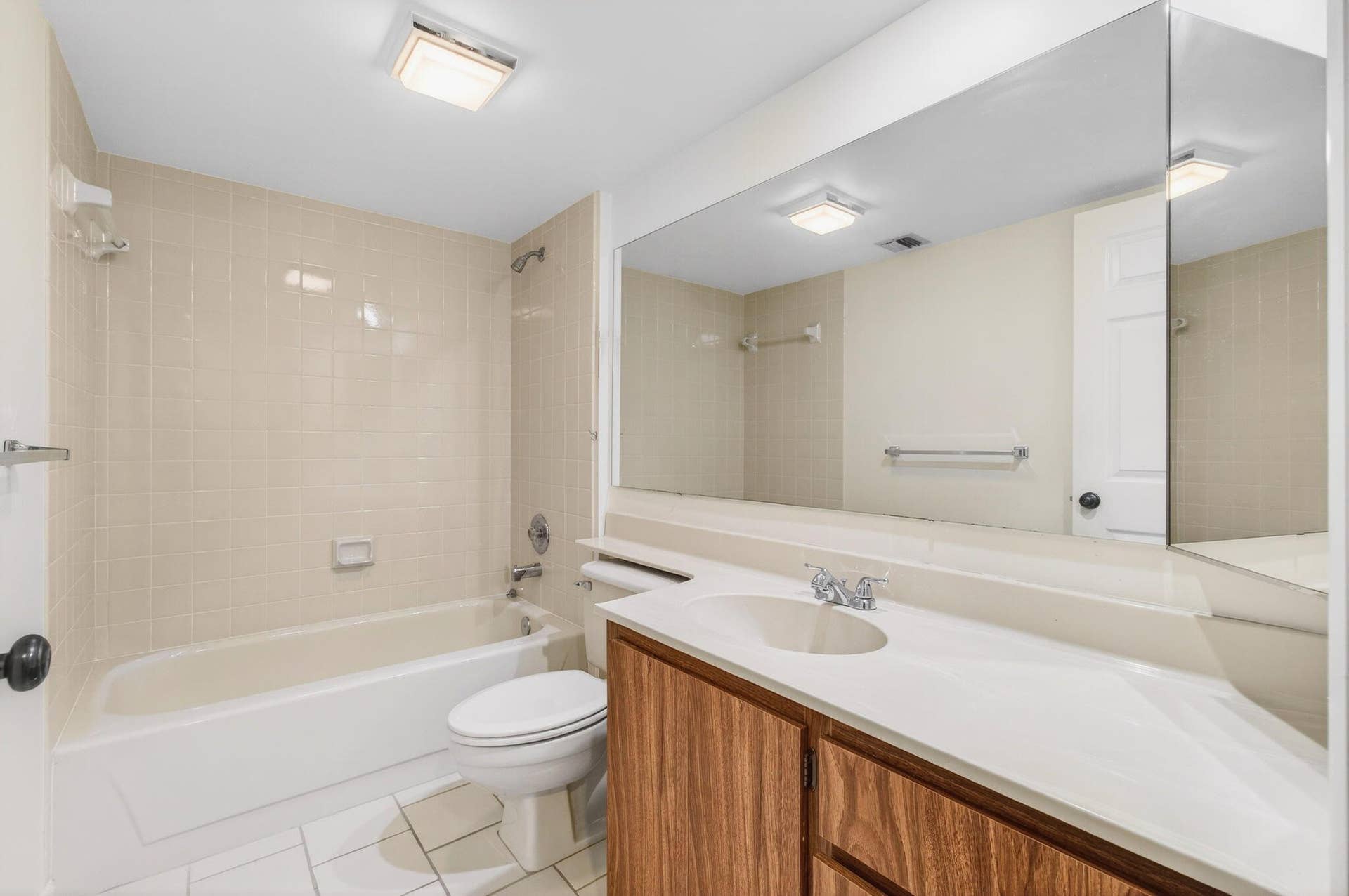 6049 Balboa Circle, #205, Boca Raton, FL 33433 6049 Balboa Circle, #205, Boca Raton, FL 33433