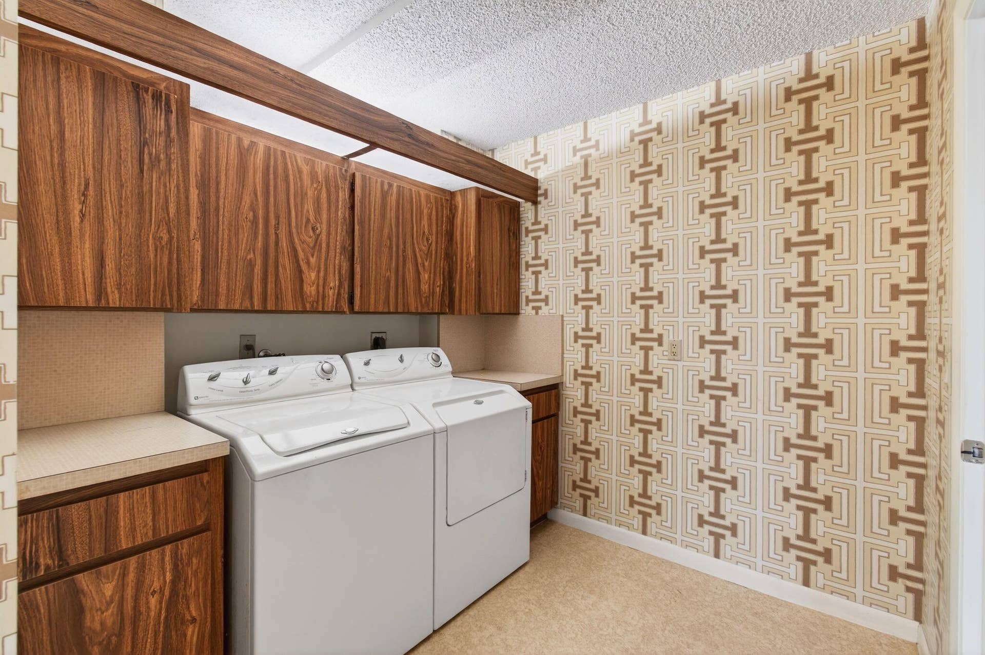 6049 Balboa Circle, #205, Boca Raton, FL 33433 6049 Balboa Circle, #205, Boca Raton, FL 33433