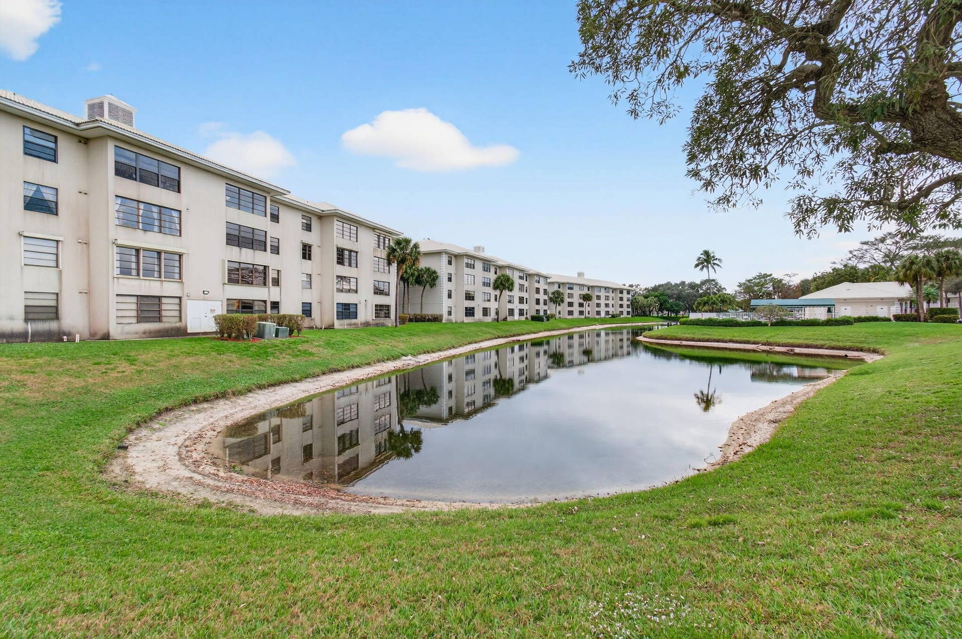 6049 Balboa Circle, #205, Boca Raton, FL 33433 6049 Balboa Circle, #205, Boca Raton, FL 33433