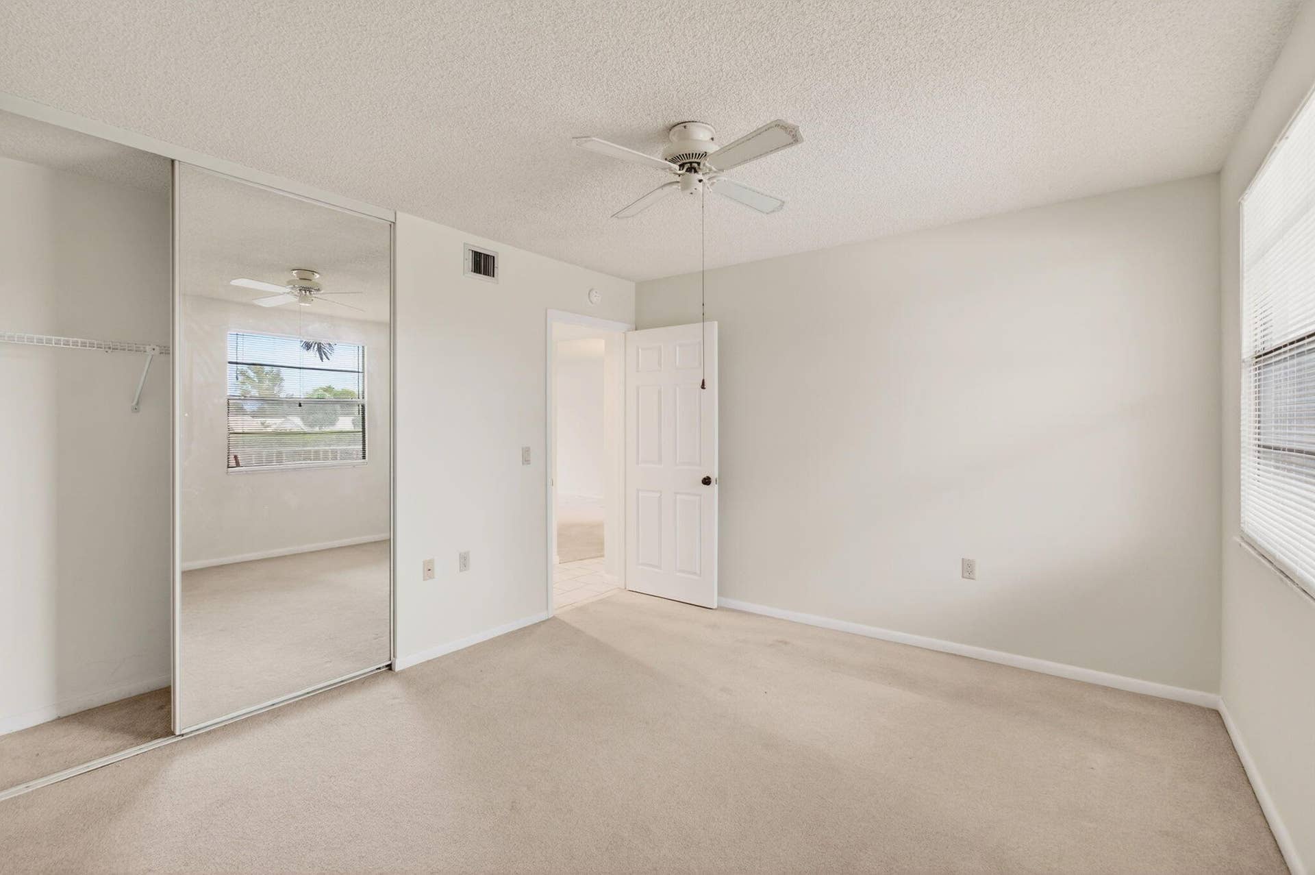 6049 Balboa Circle, #205, Boca Raton, FL 33433 6049 Balboa Circle, #205, Boca Raton, FL 33433