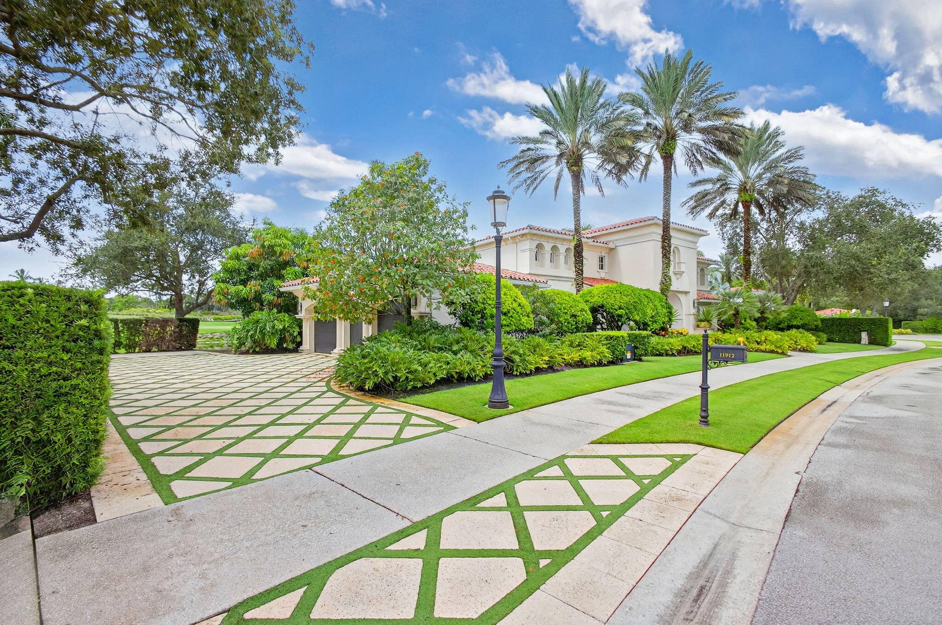 11912 Palma Drive, Palm Beach Gardens, FL 33418 Extended Driveway