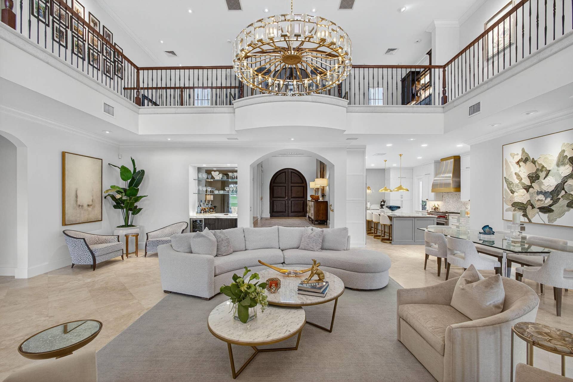 11912 Palma Drive, Palm Beach Gardens, FL 33418 Luxurious Chandelier