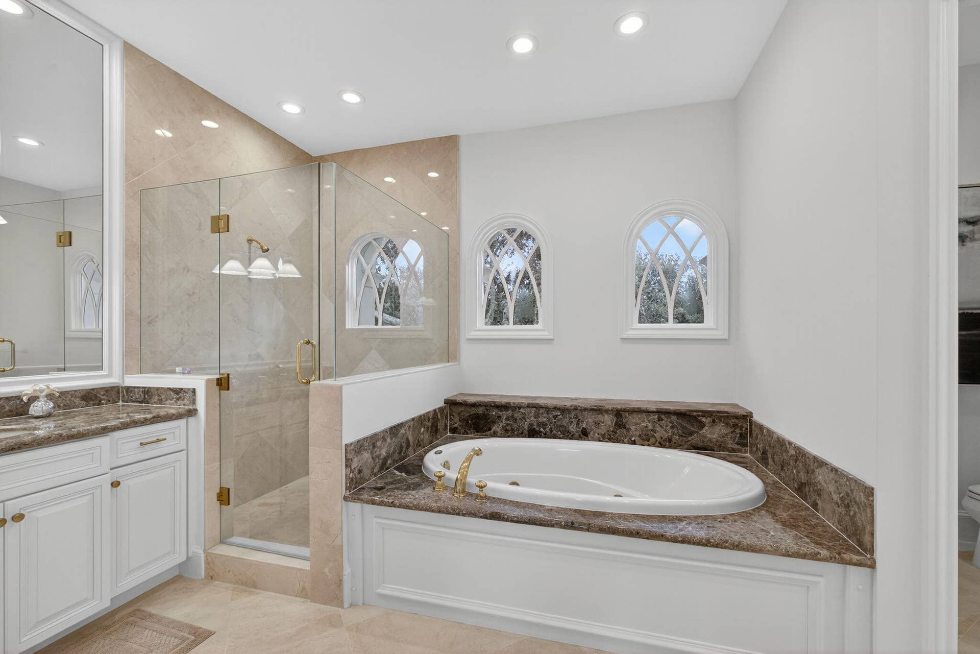 11912 Palma Drive, Palm Beach Gardens, FL 33418 Guest Bathroom #1