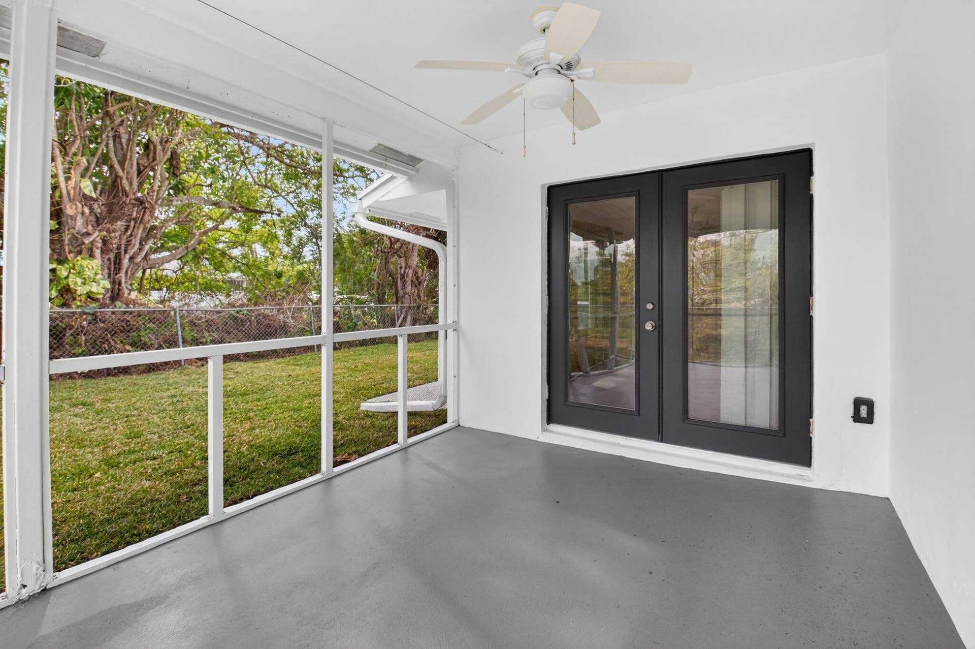 9197 SW 3rd Street, Boca Raton, FL 33428 Enclosed Patio