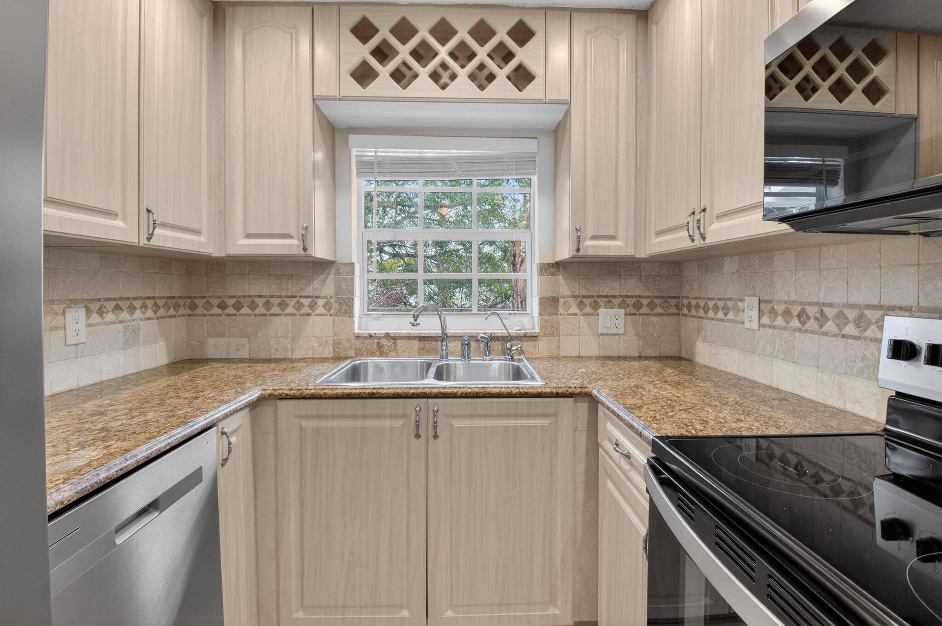 9197 SW 3rd Street, Boca Raton, FL 33428 Kitchen #3