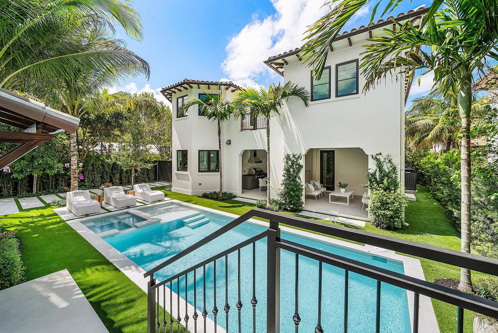 068-230PershingWay-WestPalmBeach-FL-3340