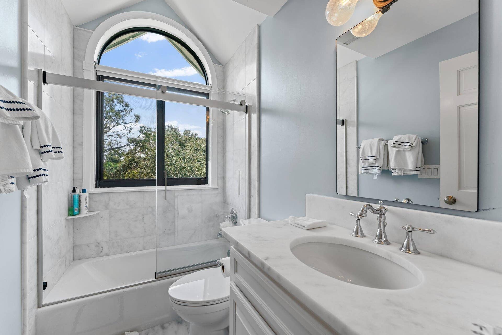 Guest Bathroom 2