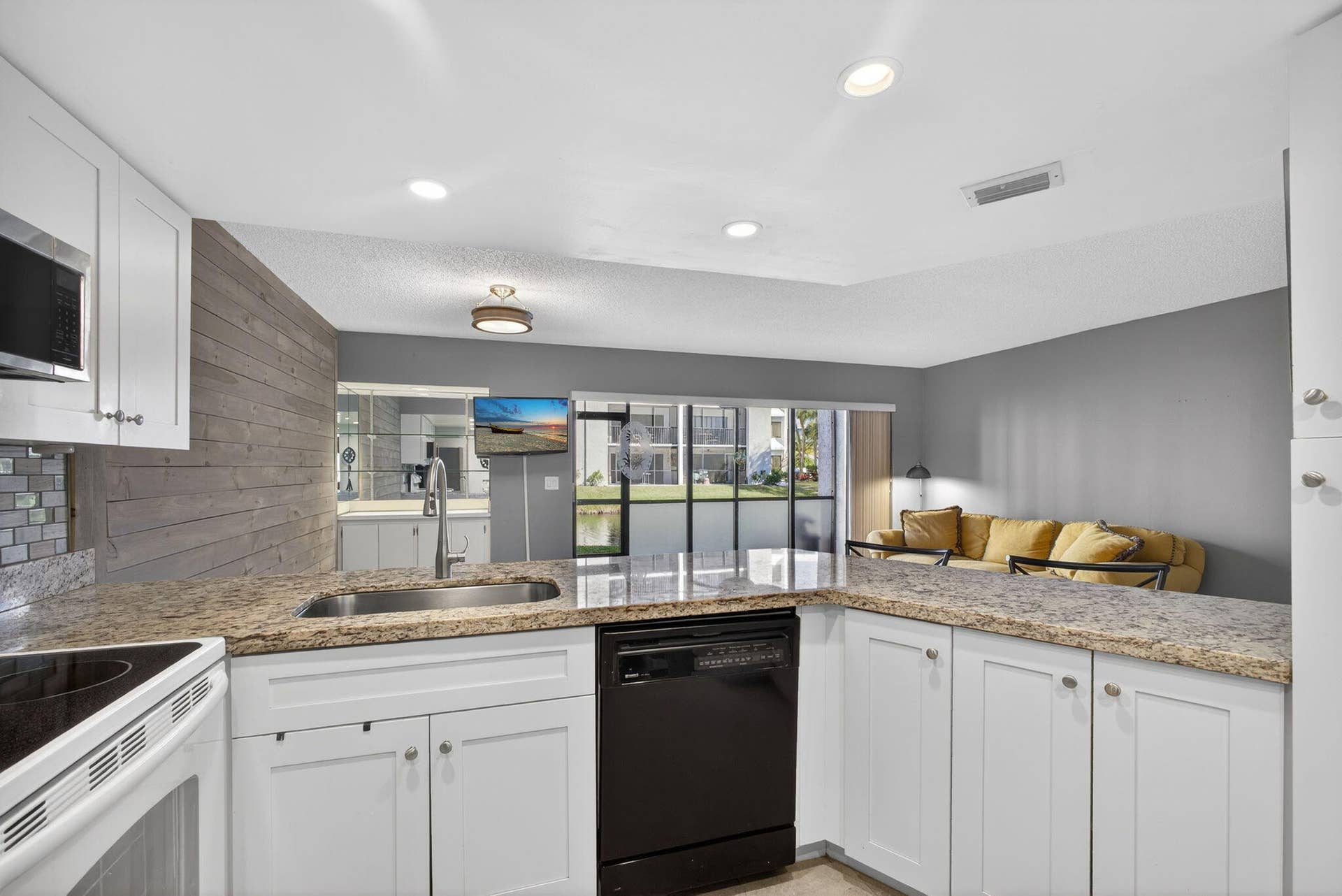 1605 S Us Highway 1, #D105, Jupiter, FL 33477 1605 S Us Highway 1, #D105, Jupiter, FL 33477