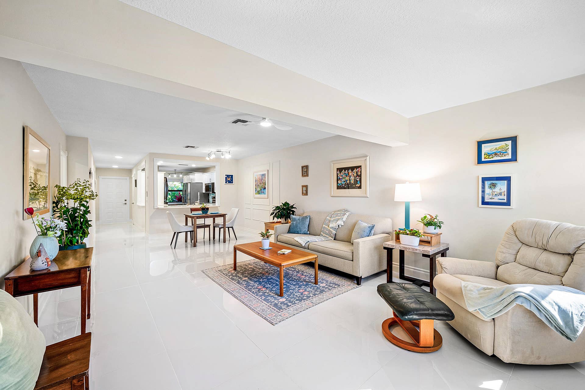 2016 SW 29th Court, #5b1, Delray Beach, FL 33445 Large Living Areas