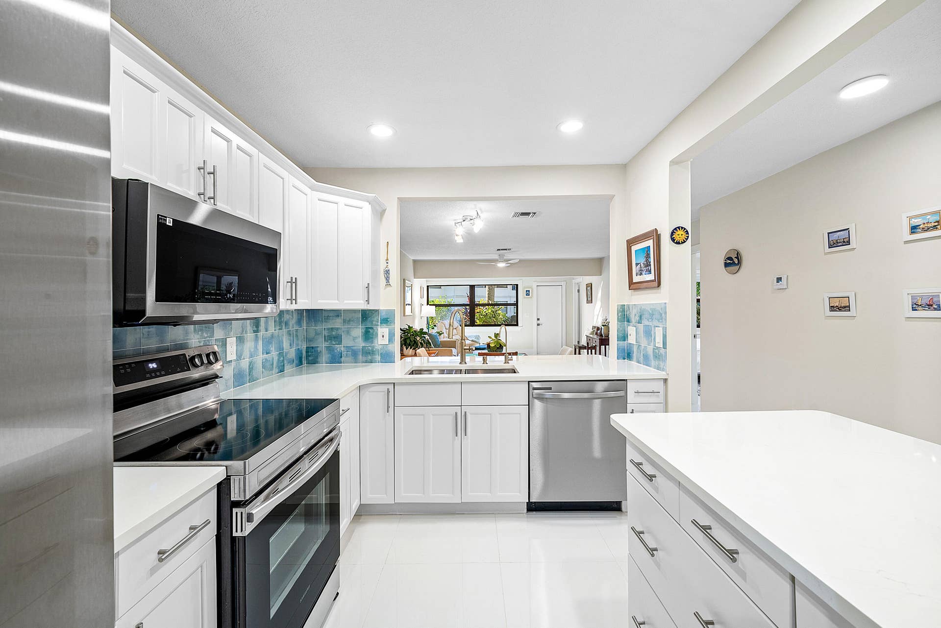 2016 SW 29th Court, #5b1, Delray Beach, FL 33445 Quartz Kitchen