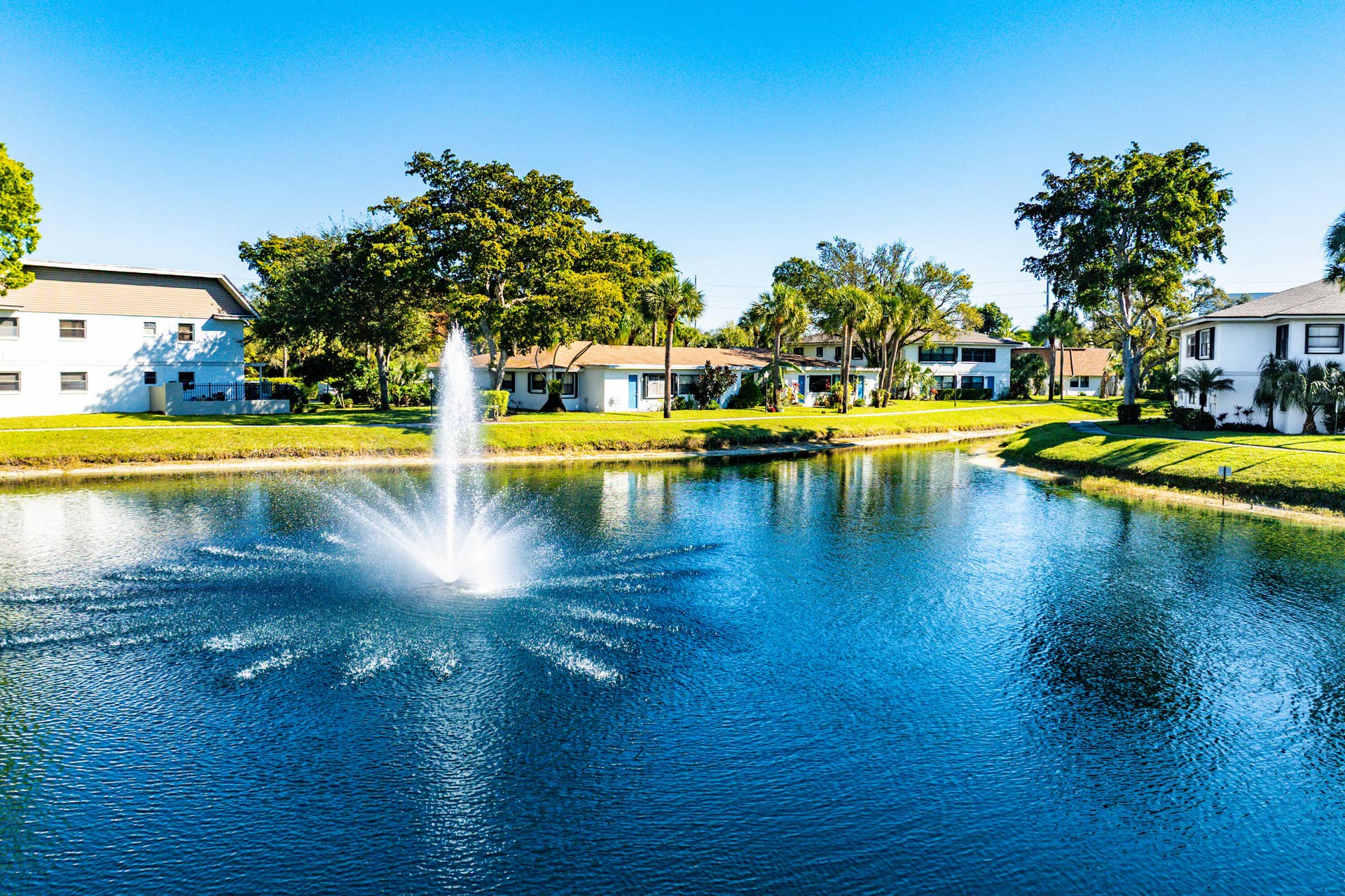 2016 SW 29th Court, #5b1, Delray Beach, FL 33445 Absolutly Stunning