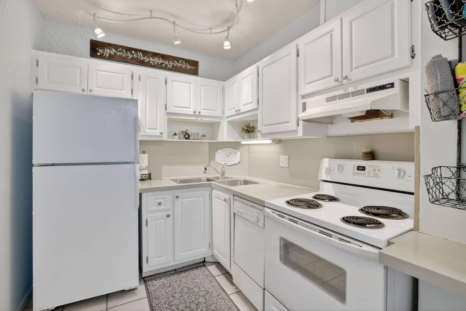 2424 SE 17th Street, #208b, Fort Lauderdale, FL 33316 14-web-or-mls-_A7A7731
