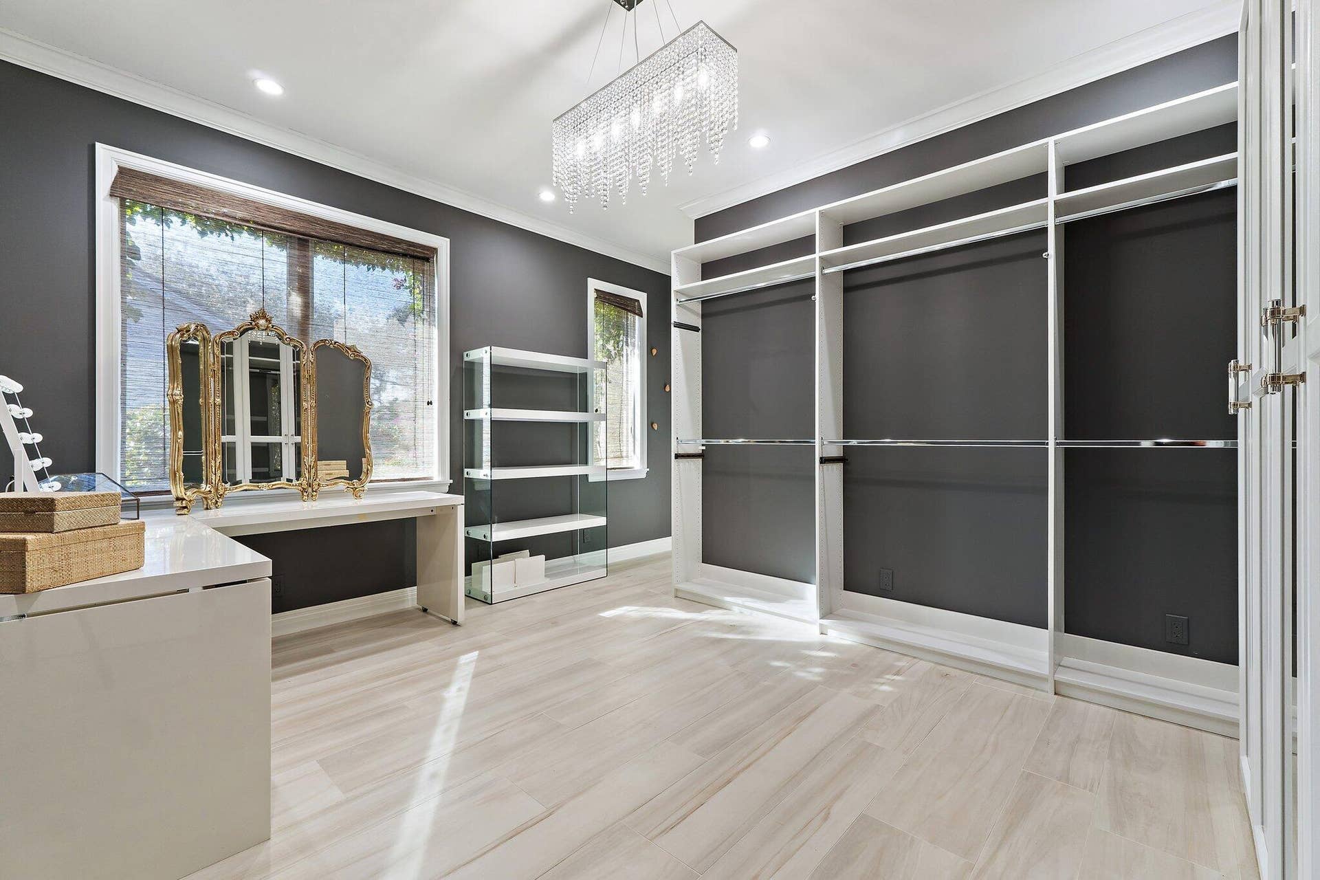 Guest Bedroom - Dressing Room
