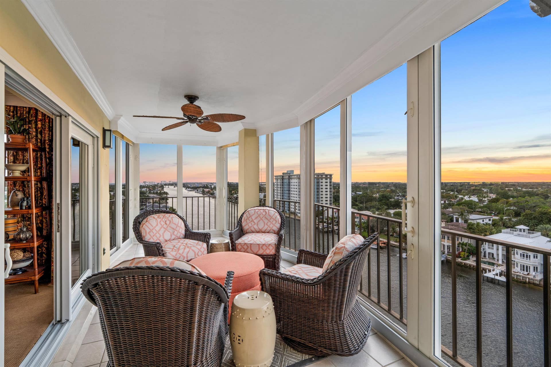 SUNROOM_LOOKING_OUT_DT