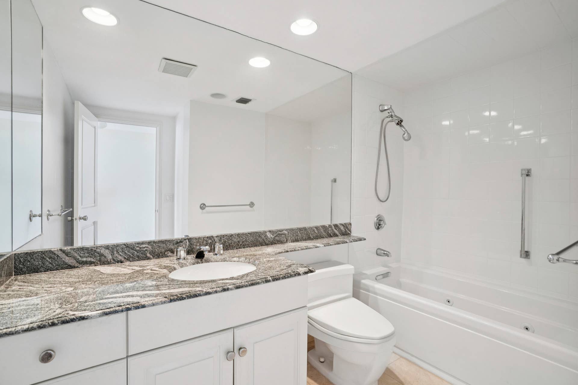 100 Worth Avenue, #310, Palm Beach, FL 33480 100 Worth Avenue, #310, Palm Beach, FL 33480