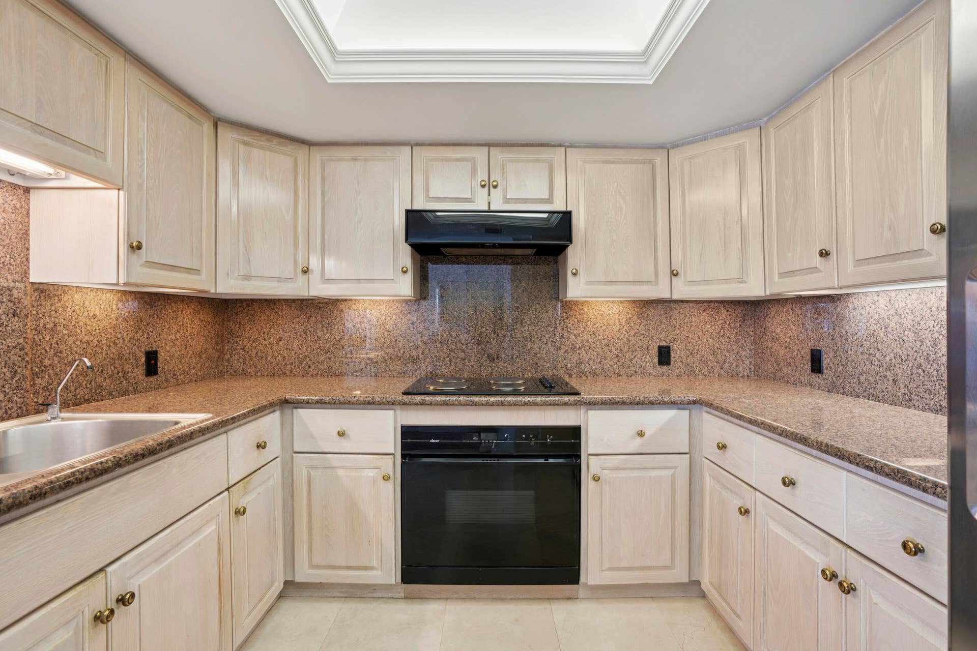 100 Worth Avenue, #310, Palm Beach, FL 33480 100 Worth Avenue, #310, Palm Beach, FL 33480
