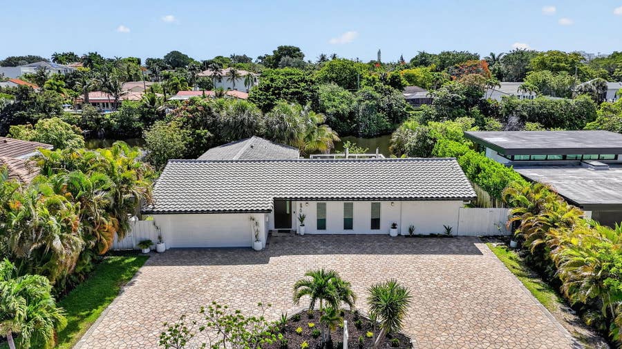 Property photo for 876 NW 6th Avenue, Boca Raton, FL