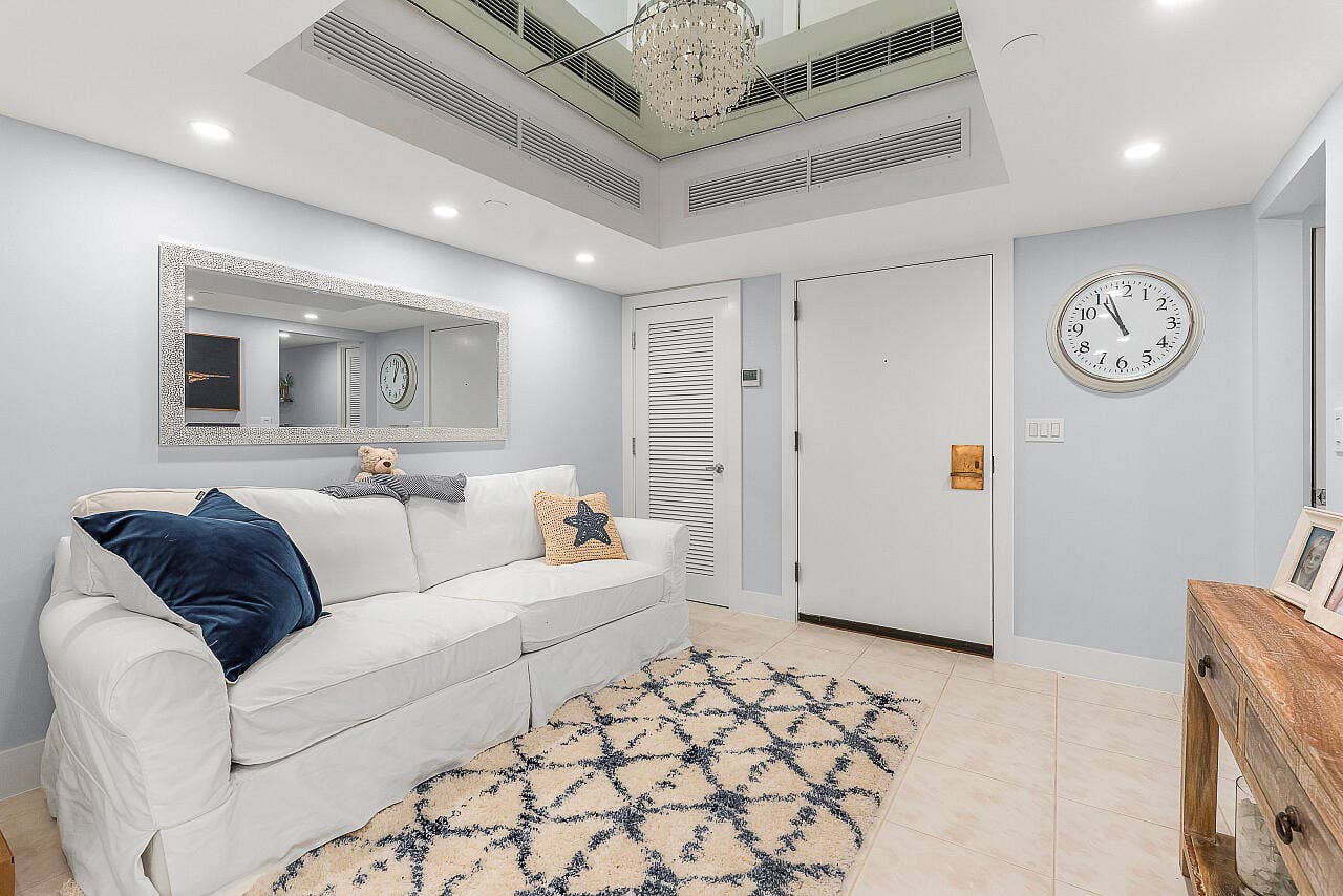 100-Lakeshore-Dr-252-HigMedia-002-1280