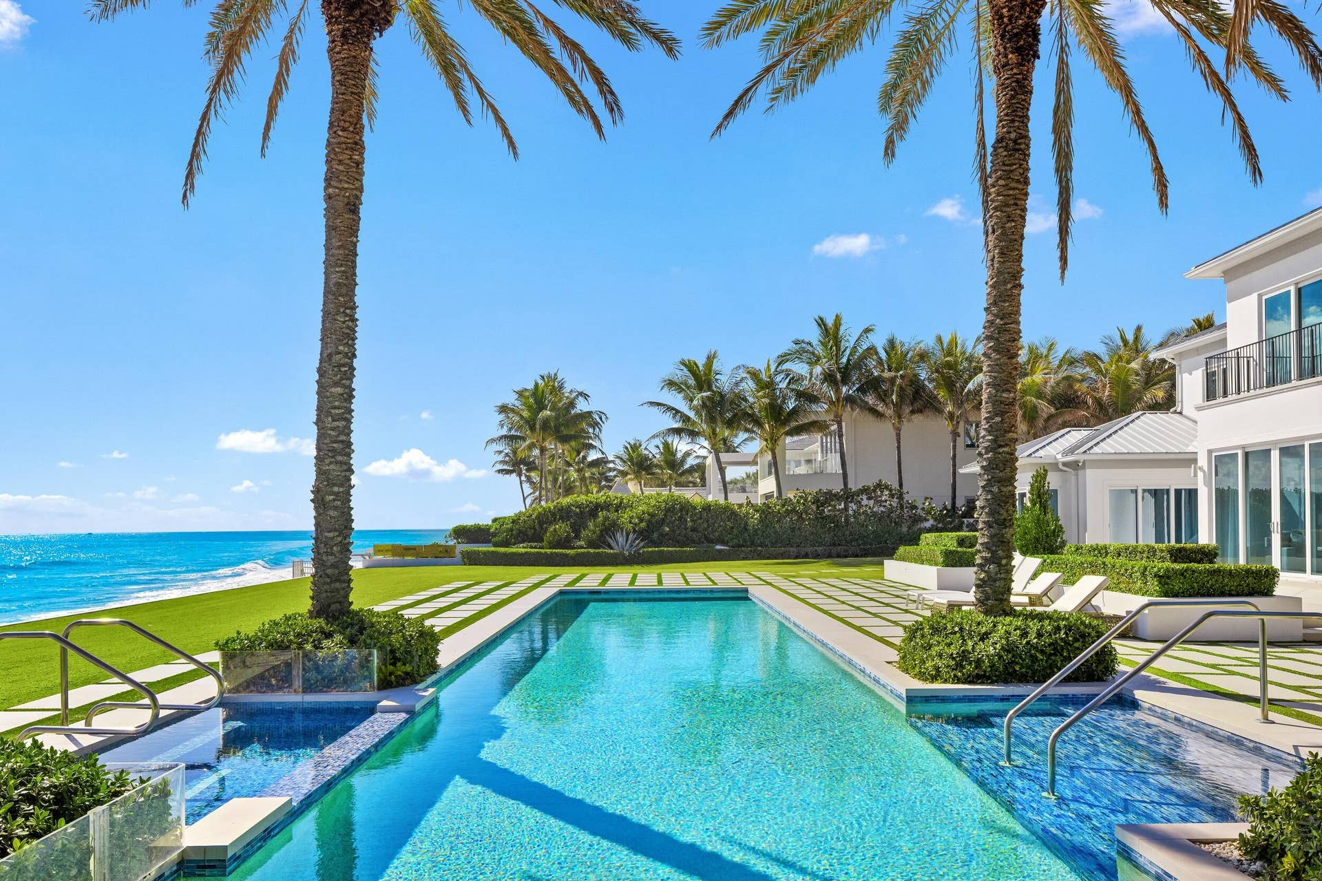 900 S Ocean Boulevard, Manalapan, FL 33462 Pool