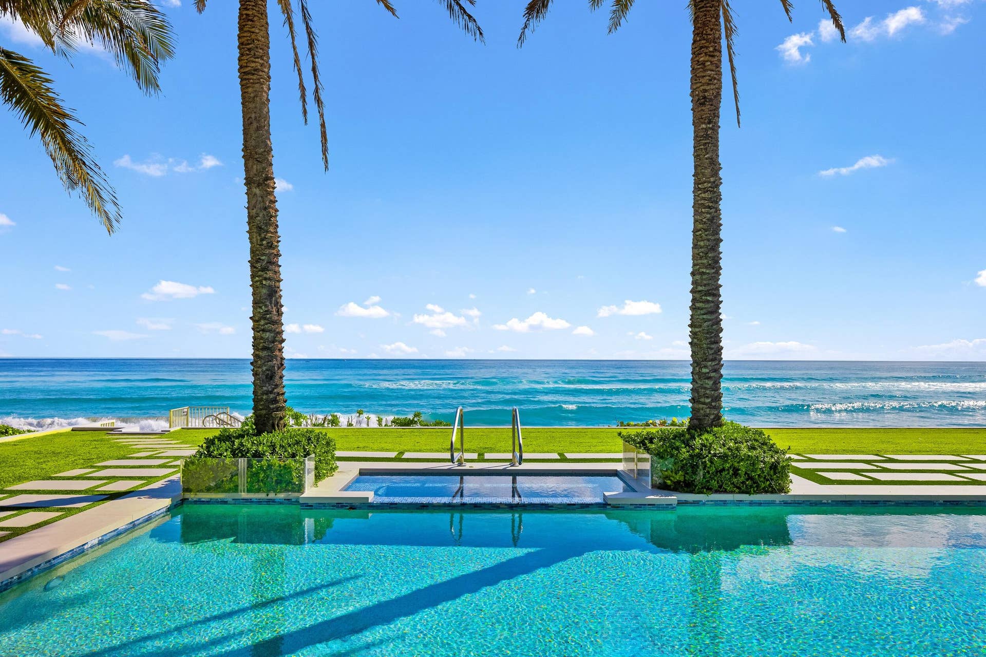 900 S Ocean Boulevard, Manalapan, FL 33462 Pool