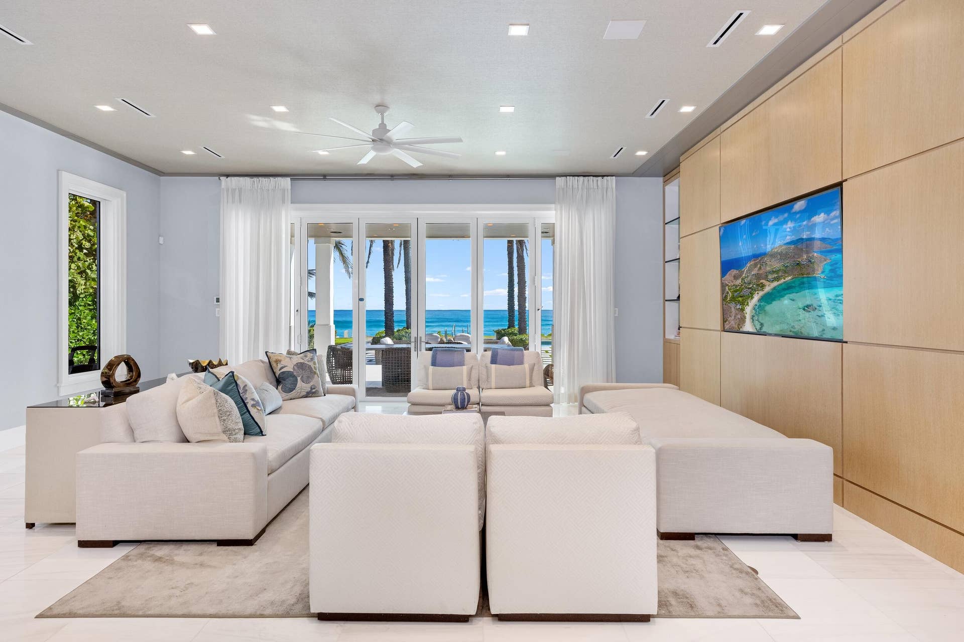 900 S Ocean Boulevard, Manalapan, FL 33462 Family Room