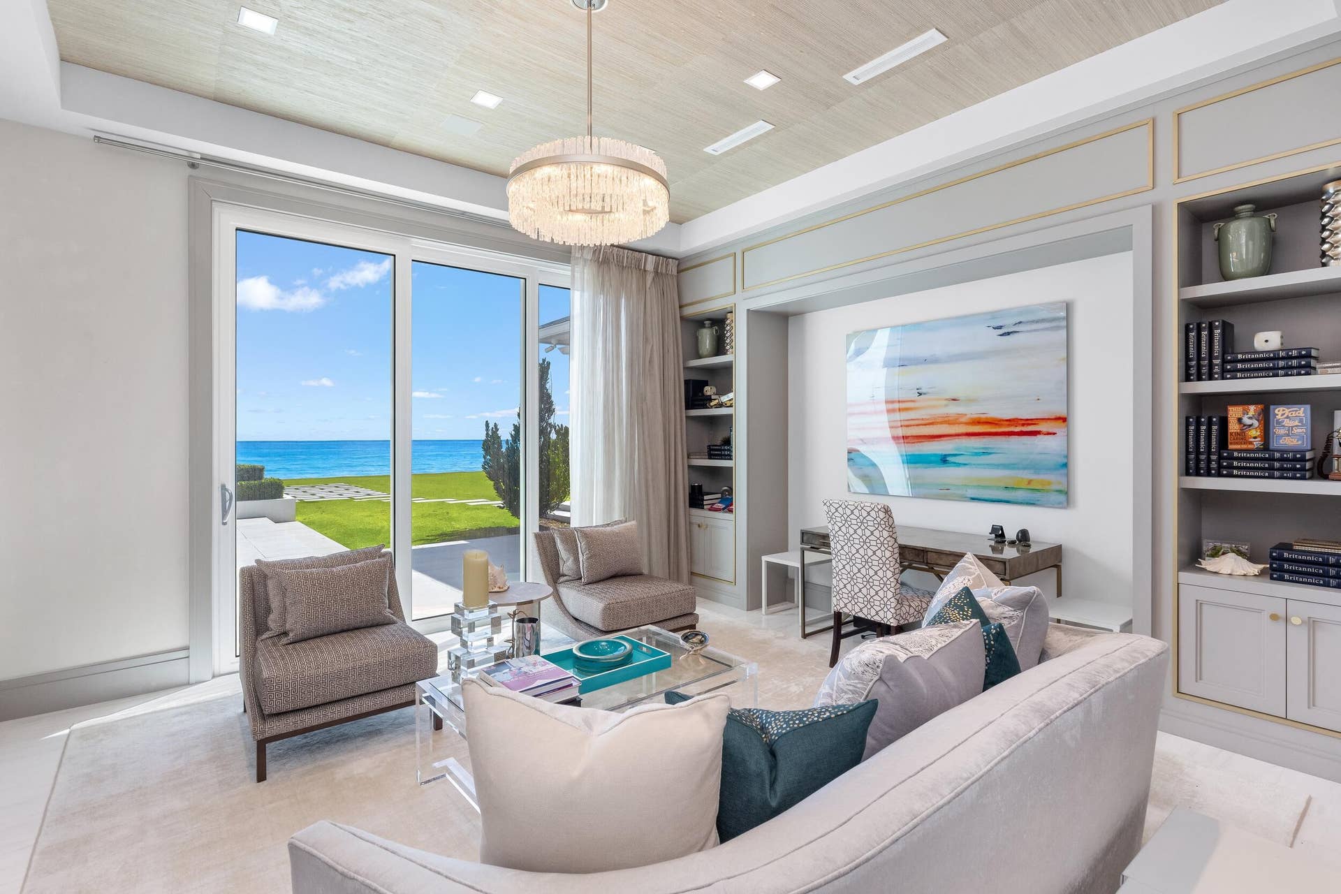 900 S Ocean Boulevard, Manalapan, FL 33462 Library