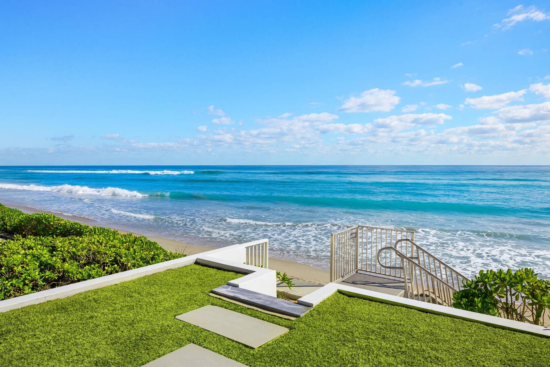 900 S Ocean Boulevard, Manalapan, FL 33462 Beach