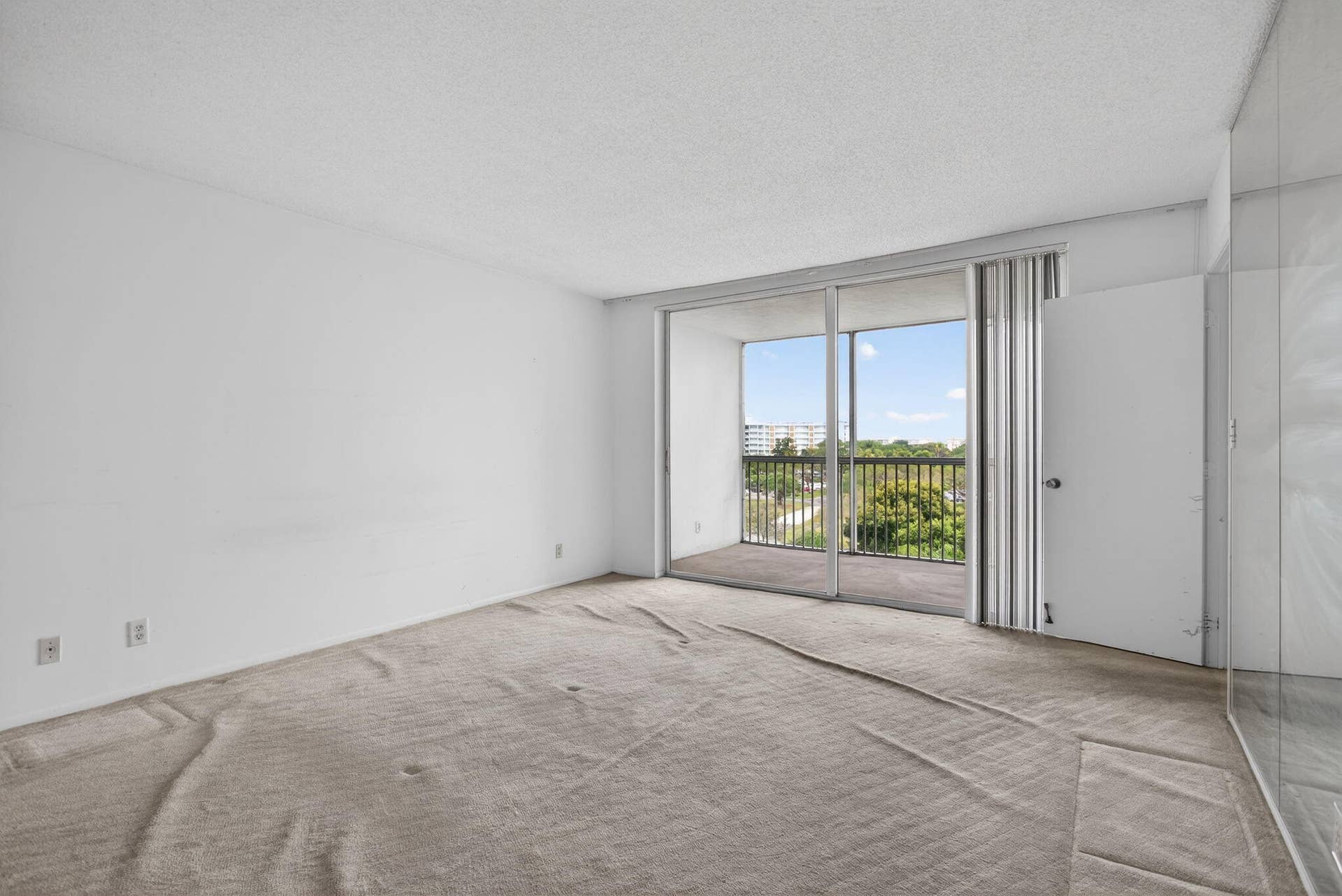 3051 N Course Drive, #605, Pompano Beach, FL 33069 3051 N Course Drive, #605, Pompano Beach, FL 33069