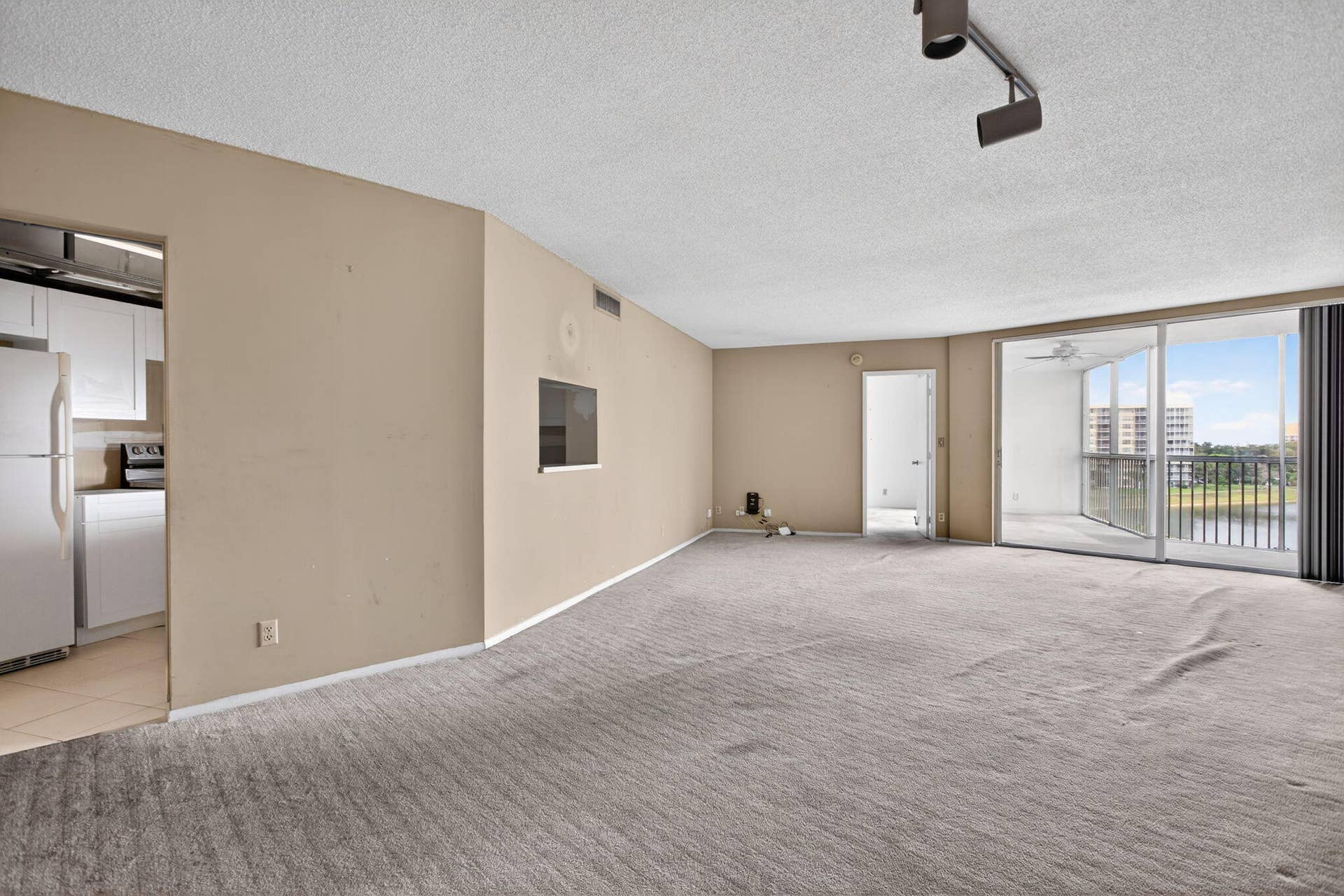 3051 N Course Drive, #605, Pompano Beach, FL 33069 3051 N Course Drive, #605, Pompano Beach, FL 33069