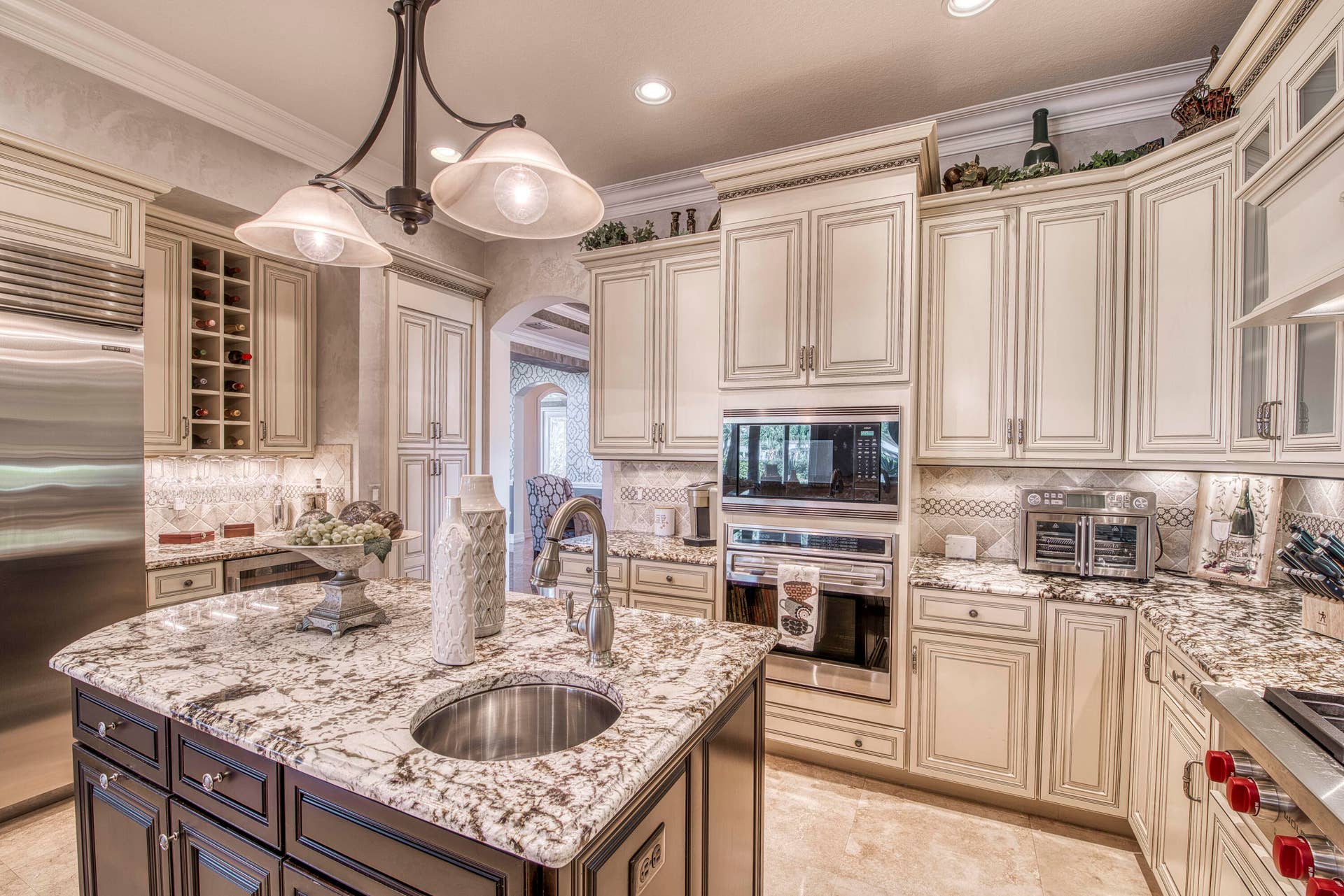 135 Carmela Court, Jupiter, FL 33478 Gourmet Kitchen