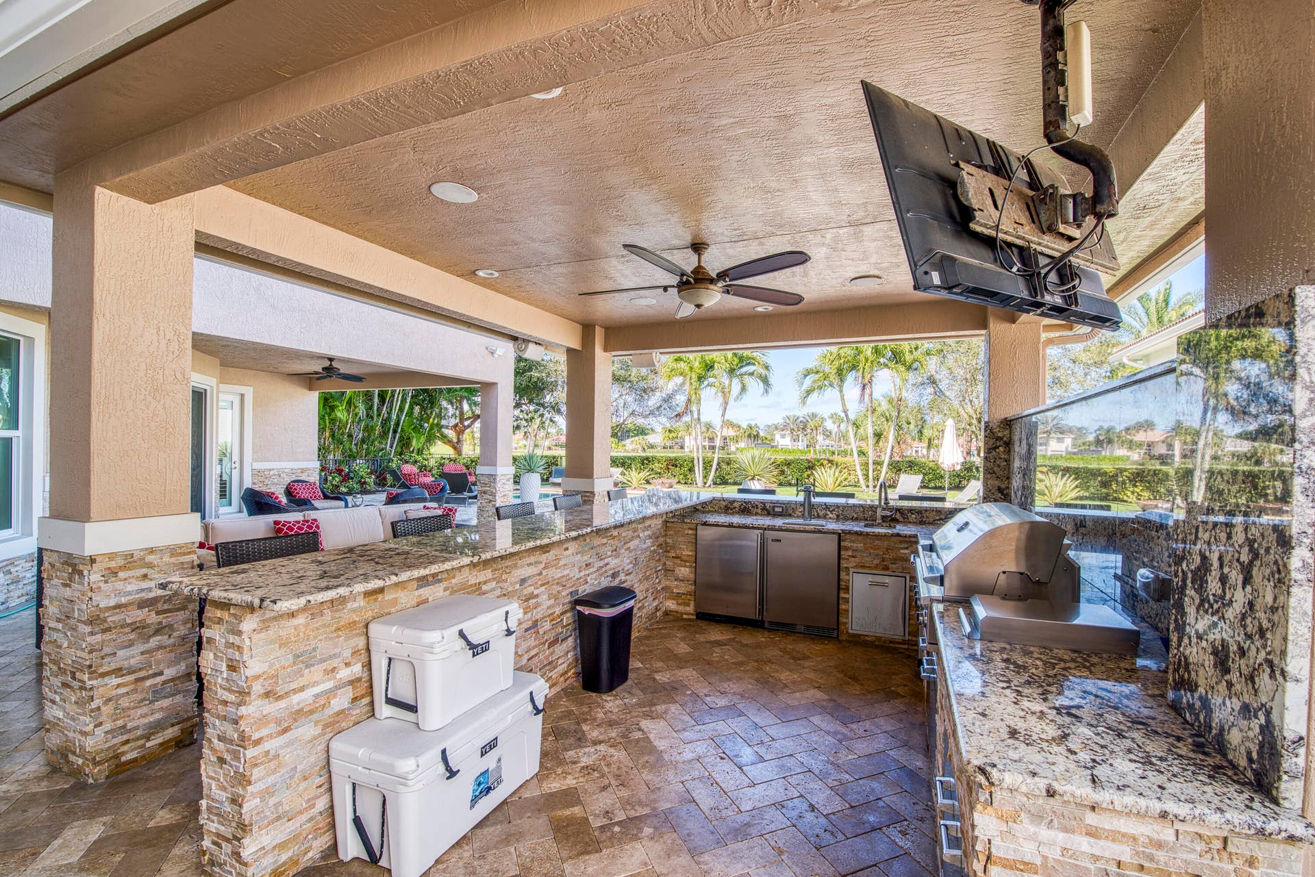 135 Carmela Court, Jupiter, FL 33478 Custom Outdoor Kitchen & Bar
